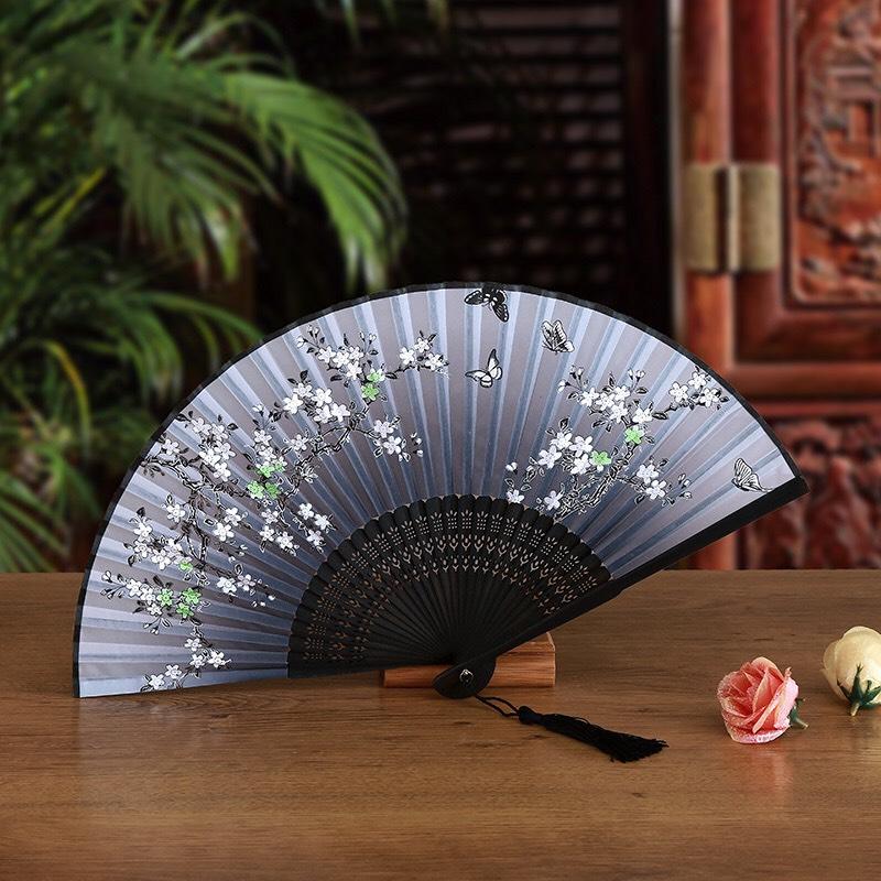 Quạt cổ trang cầm tay trắng nhị xanh lá nền xám quạt xếp phong cách cosplay Trung  Quốc trúc cảnh in hình hoạ tiết trang trí trưng bày quà tặng 