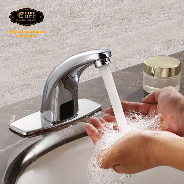 Vòi Lavabo cảm ứng dùng điện và pin tiểu Eurolife EL-A100-8.jpg