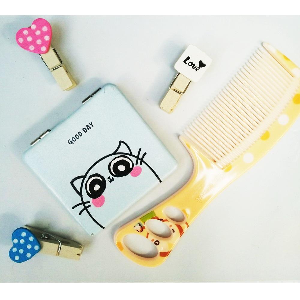 Combbo 1 gương trang điểm + 1 lượt mini cute phô mai que PHỤ KIỆN 68 Combbo 1 gương trang điểm + 1 lượt mini cute phô mai que PHỤ KIỆN 68