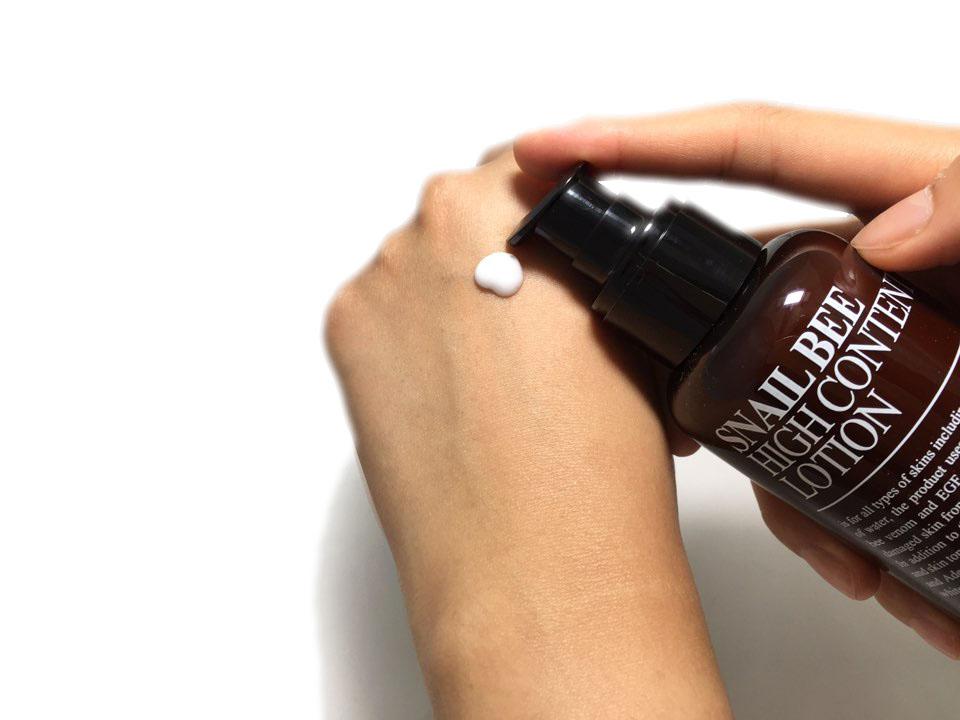 benton_snail_lotion_using3333.jpg