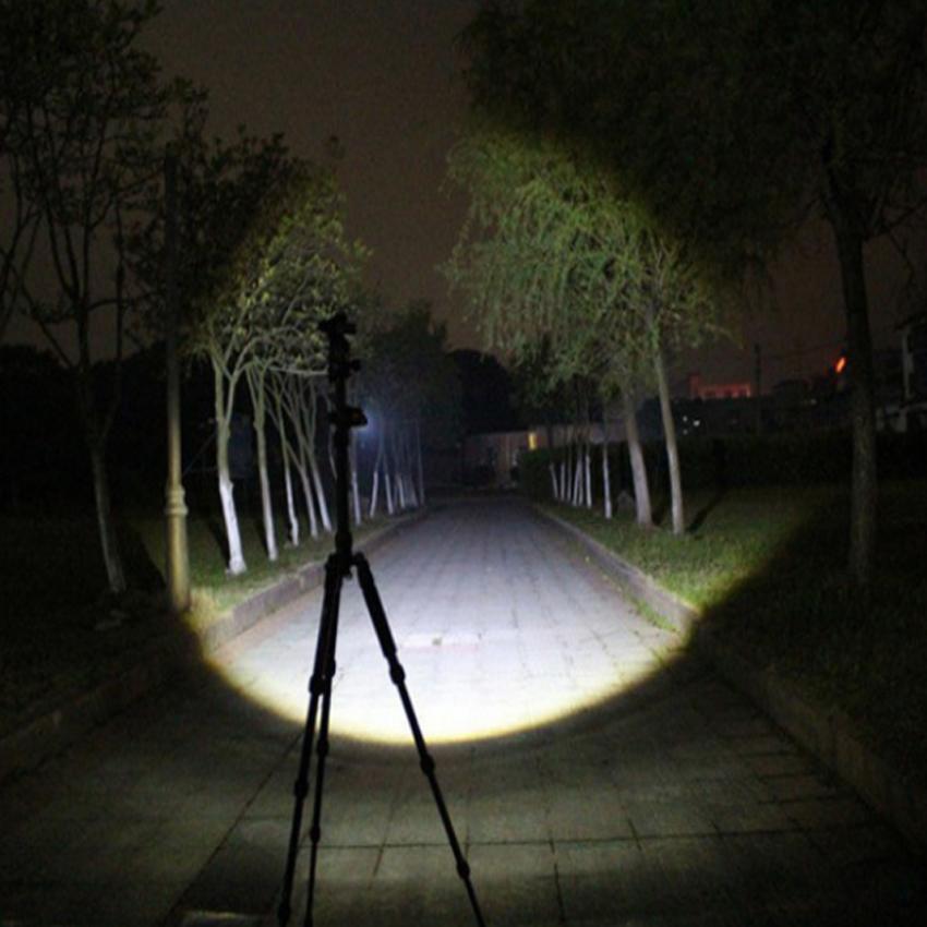 den-pin-cam-tay-sieu-sang.jpg