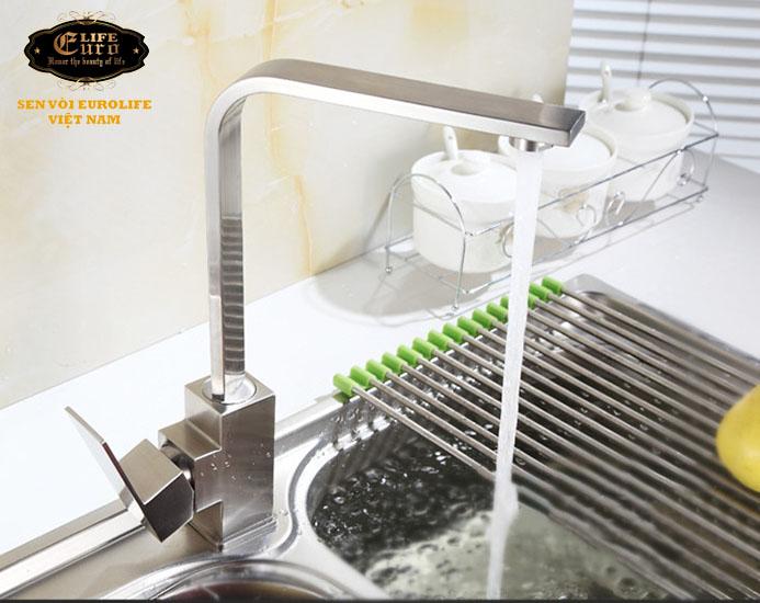 Vòi rửa chén nóng lạnh Inox SUS 304 Eurolife EL-T002 (Trắng vàng).jpg