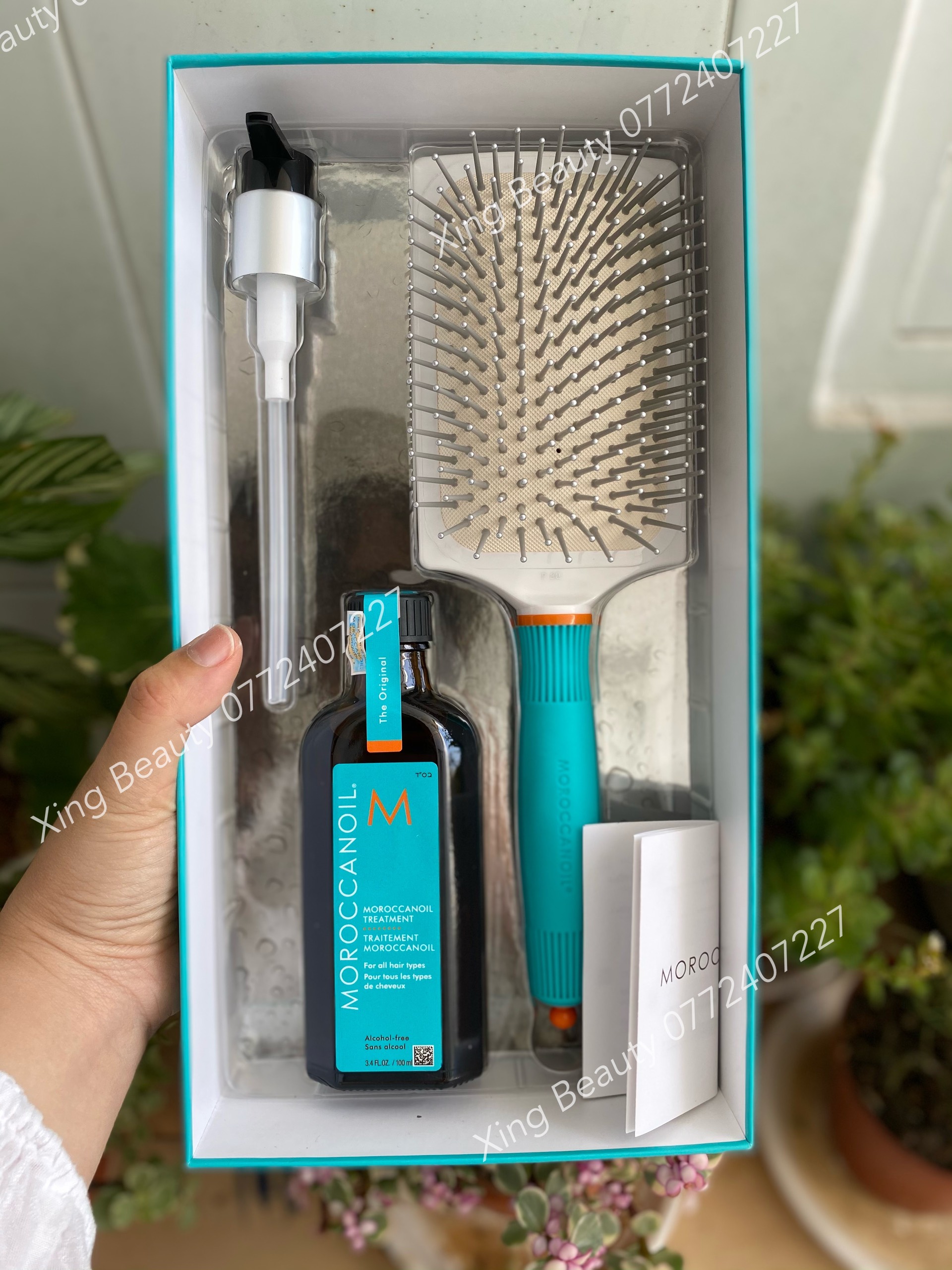 [Hcm]Set Tinh Dầu Dưỡng Tóc Moroccanoil Treatment 100Ml Tặng Lược Bàn Gốm Giữ Nhiệt Chải Sấy Moroccanoil Paddle Brush.