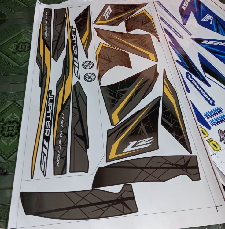tem rời jupiter RC 2011 đen chỉ vàng