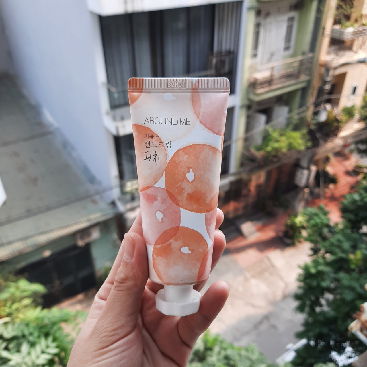 Kem dưỡng da tay Around Me Hàn Quốc 60g (xạ hương)