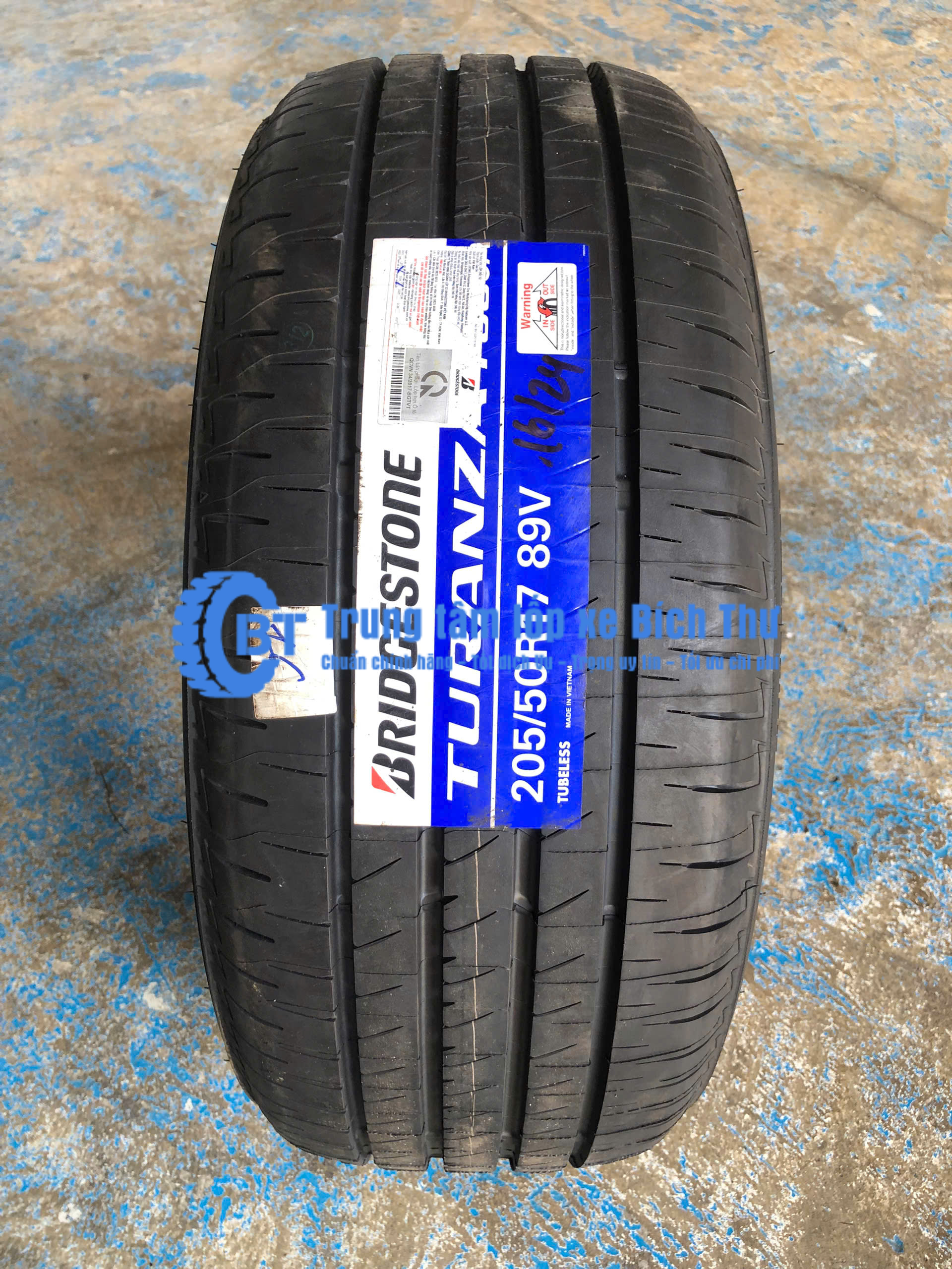 Lốp Bridgestone 205/50R17 Turanza T005A