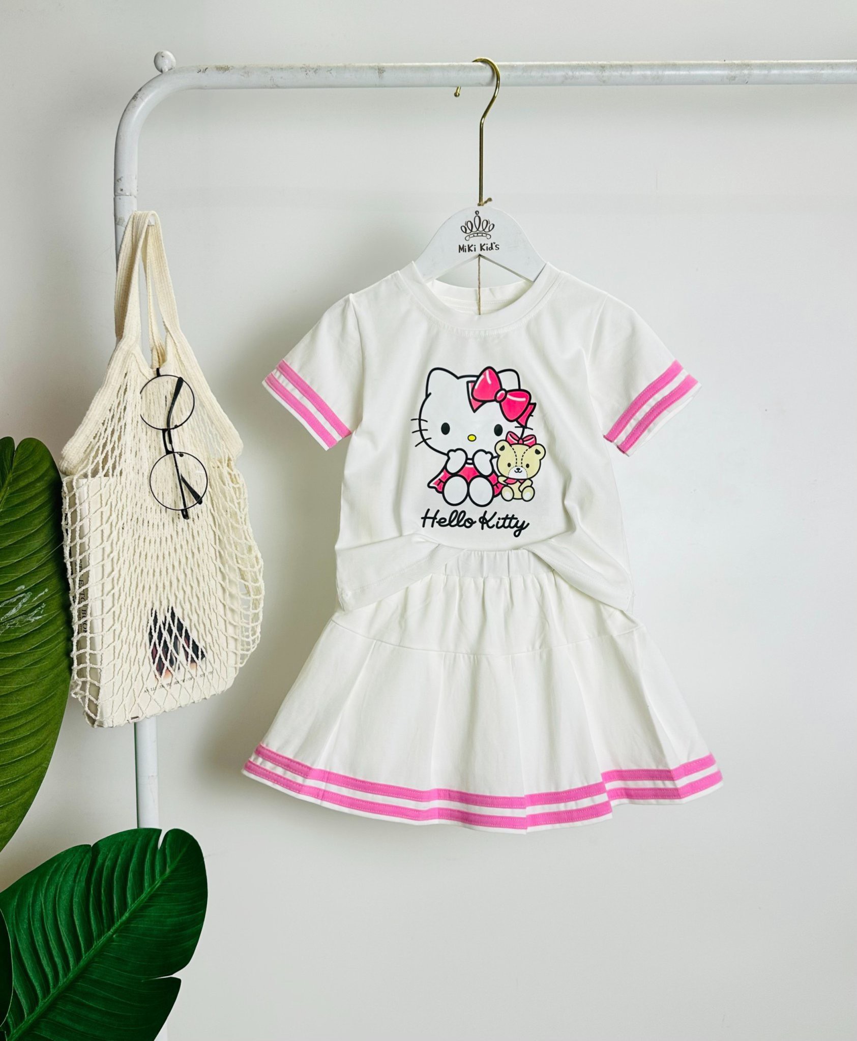 Set Bộ đồ Cho Bé Gái hình hello kitty áo Tay Phồng mix Chân Váy Xếp Ly Xinh Xắn dễ thương Bộ váy ch