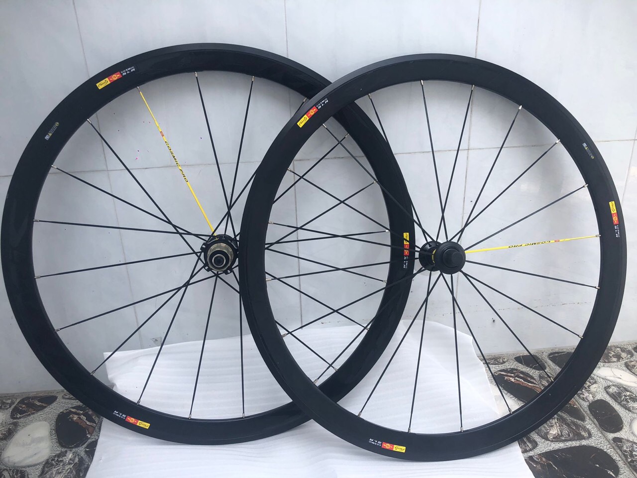 BỘ BÁNH XE ĐẠP ROAD 700c - MAVIC COSMIC DISC - TRƯỚC 24L SAU 24L