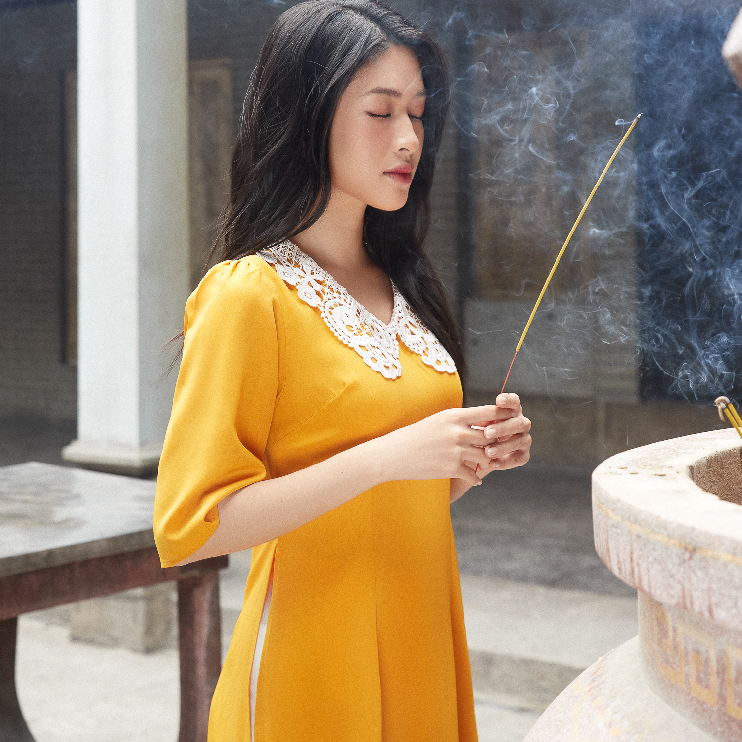 [NHẬP MÃ NOVFALAZSOCIAL02 GIẢM 40K ĐƠN 199K  ] Áo dài Hoàng Nhi MAYBI lụa tuyết màu vàng (Không kèm 