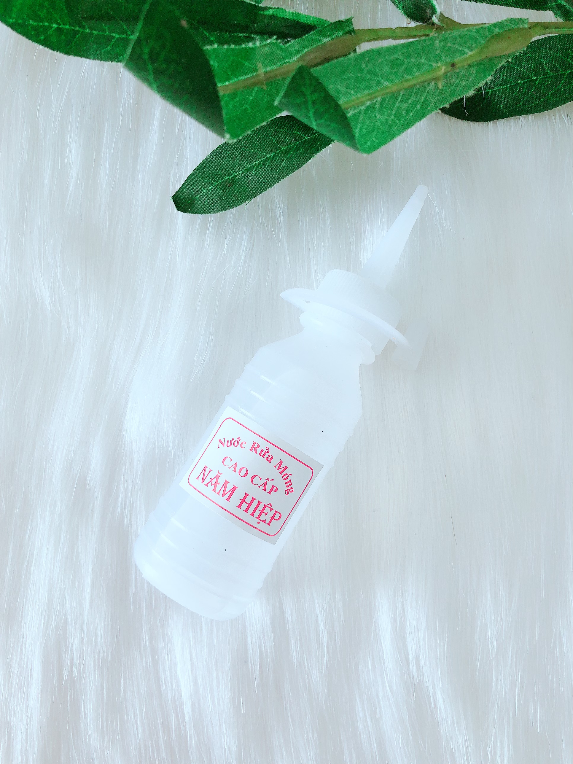 Một Chai Nước Rửa Móng Tay Size Nhỏ Giá Rẻ Tiện Lợi Dễ Xài.