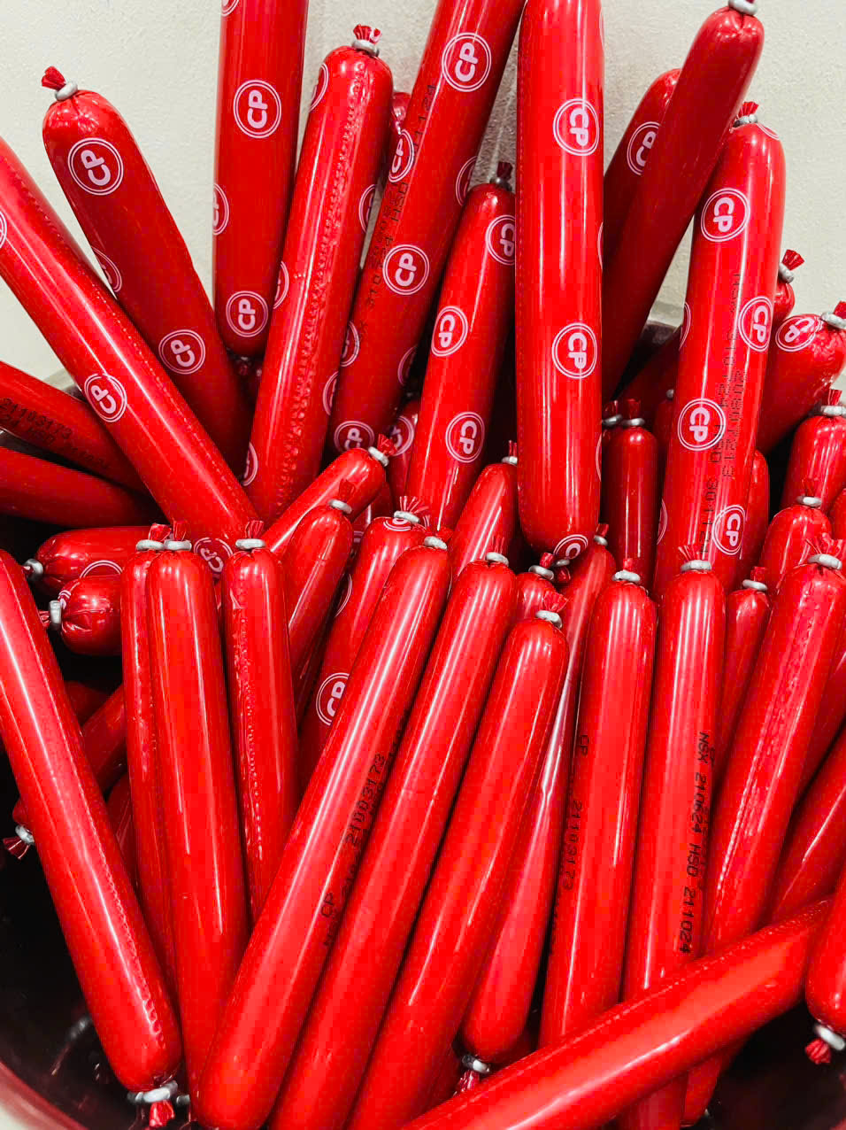 [Mua 1 Tặng 10] 1 Kg Xúc Xích Ăn Liền CP Tặng 10 Cái Lẻ 20g Vị Ngon Khó Cưỡng - Đồ Ăn Vặt CP Food