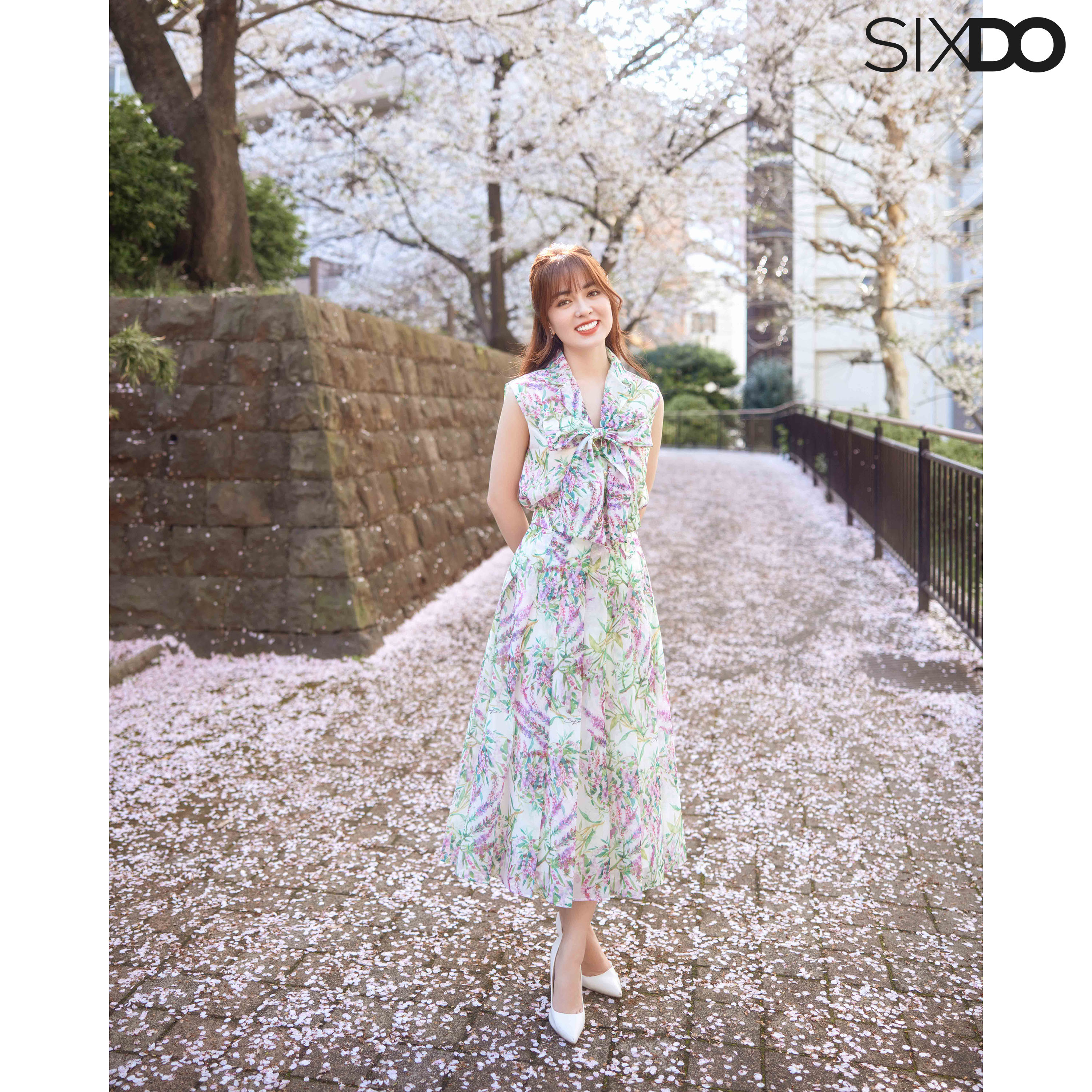 Chân váy hoa tơ organza xếp li SIXDO (White Floral Pleated Midi Skirt)