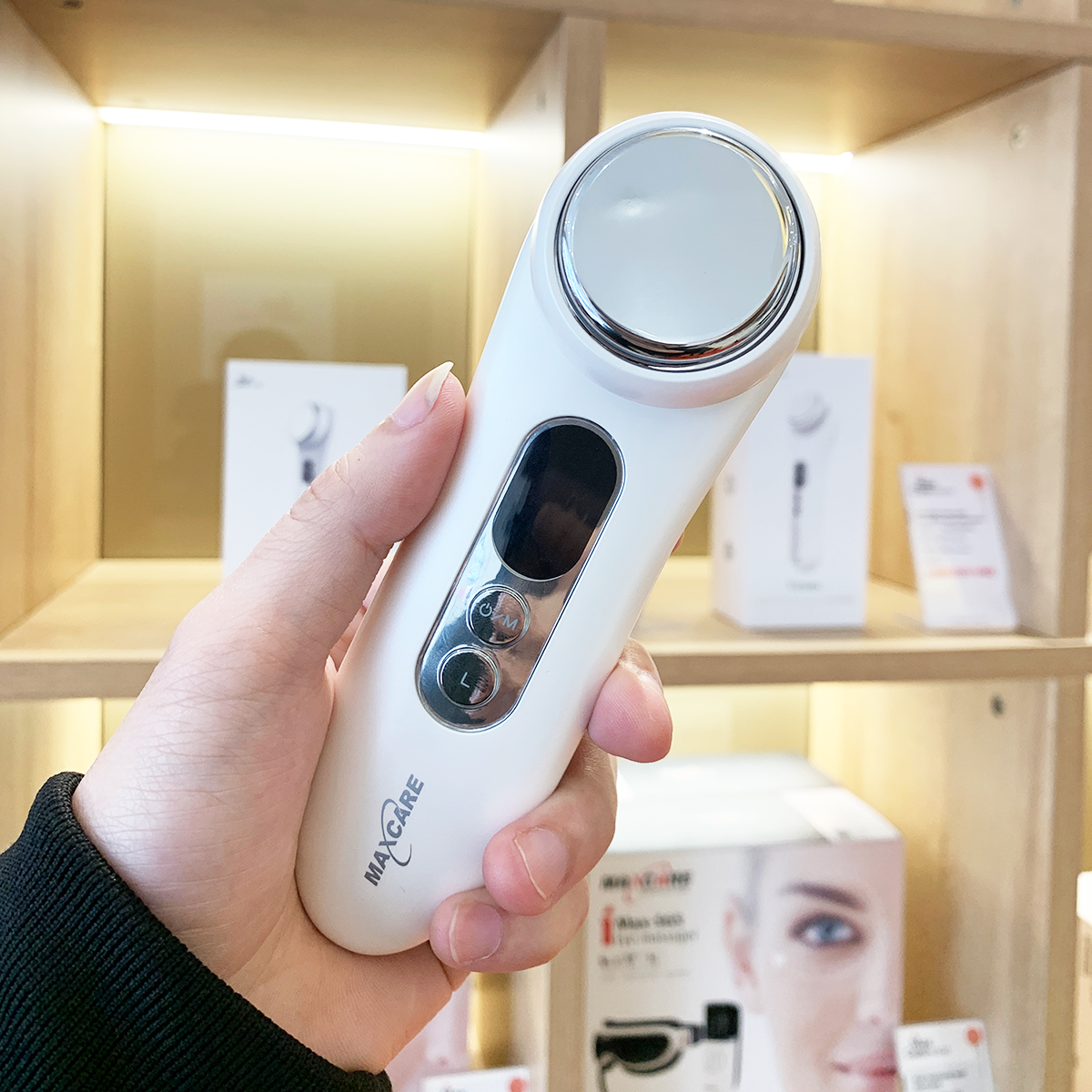 Máy đẩy tinh chất ION dưỡng trắng Maxcare Max888 (làm sạch sâu - đẩy tinh chất - cấp ẩm - dưỡng da) thương hiệu Nhật Bản