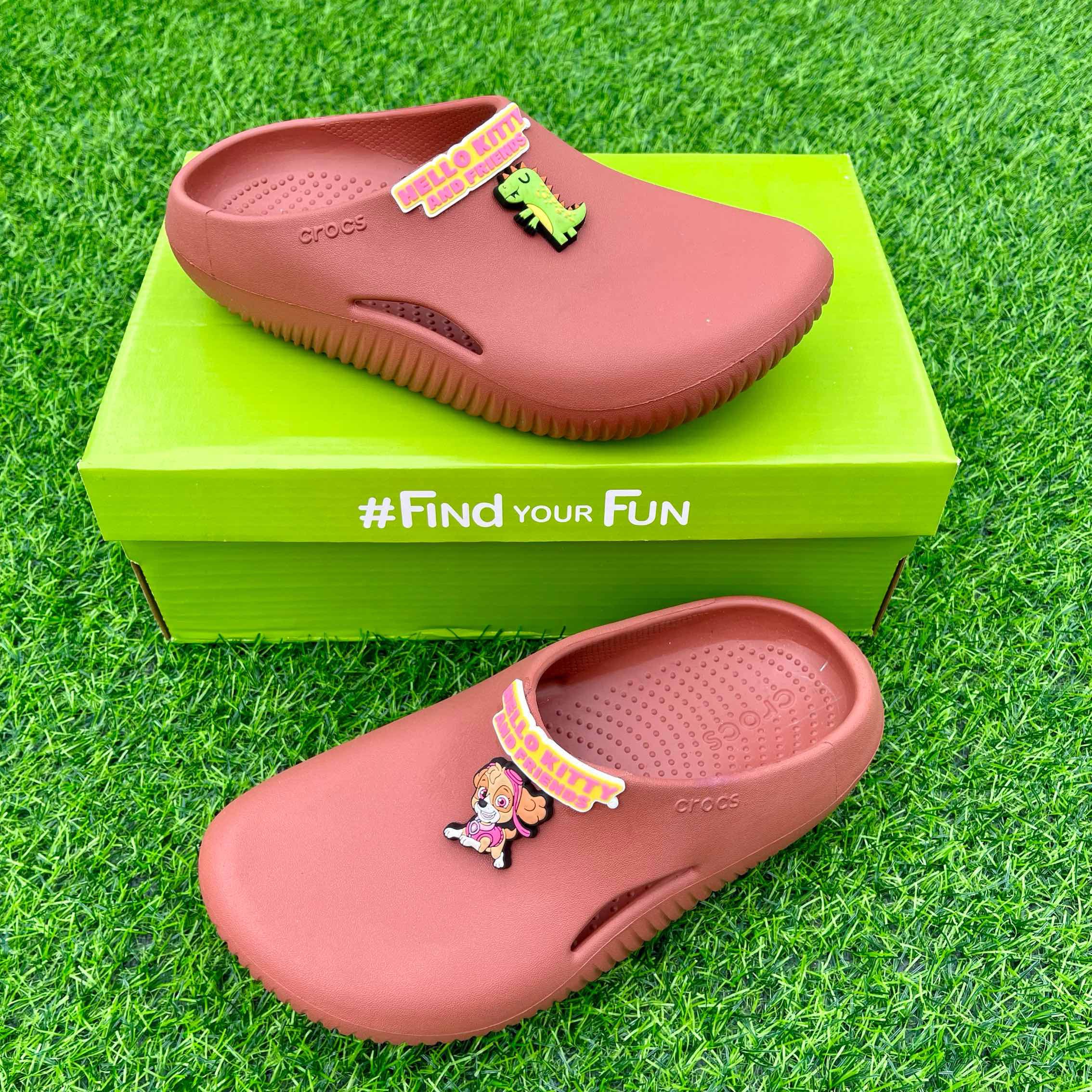 Dép sục crocs mellow clog hàng chính hãng lỗi cắt đi siêu êm chân phối đồ phong cách chỗ lỗi được fi