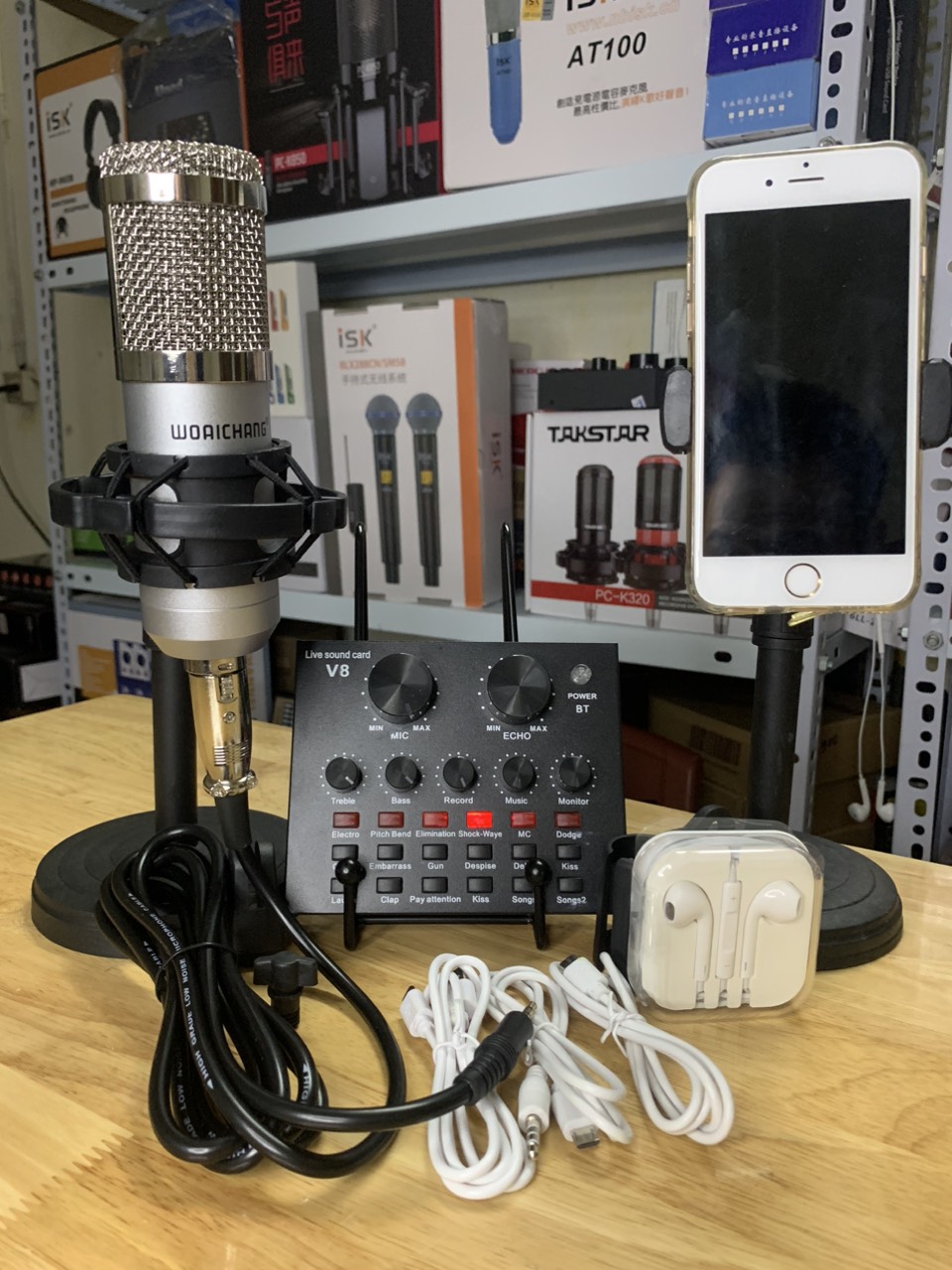 Combo 5 món Bộ mic hát thu âm livestream soundcard V8 và mic Bm900 có dây kèm tai nghe giá đỡ mic v