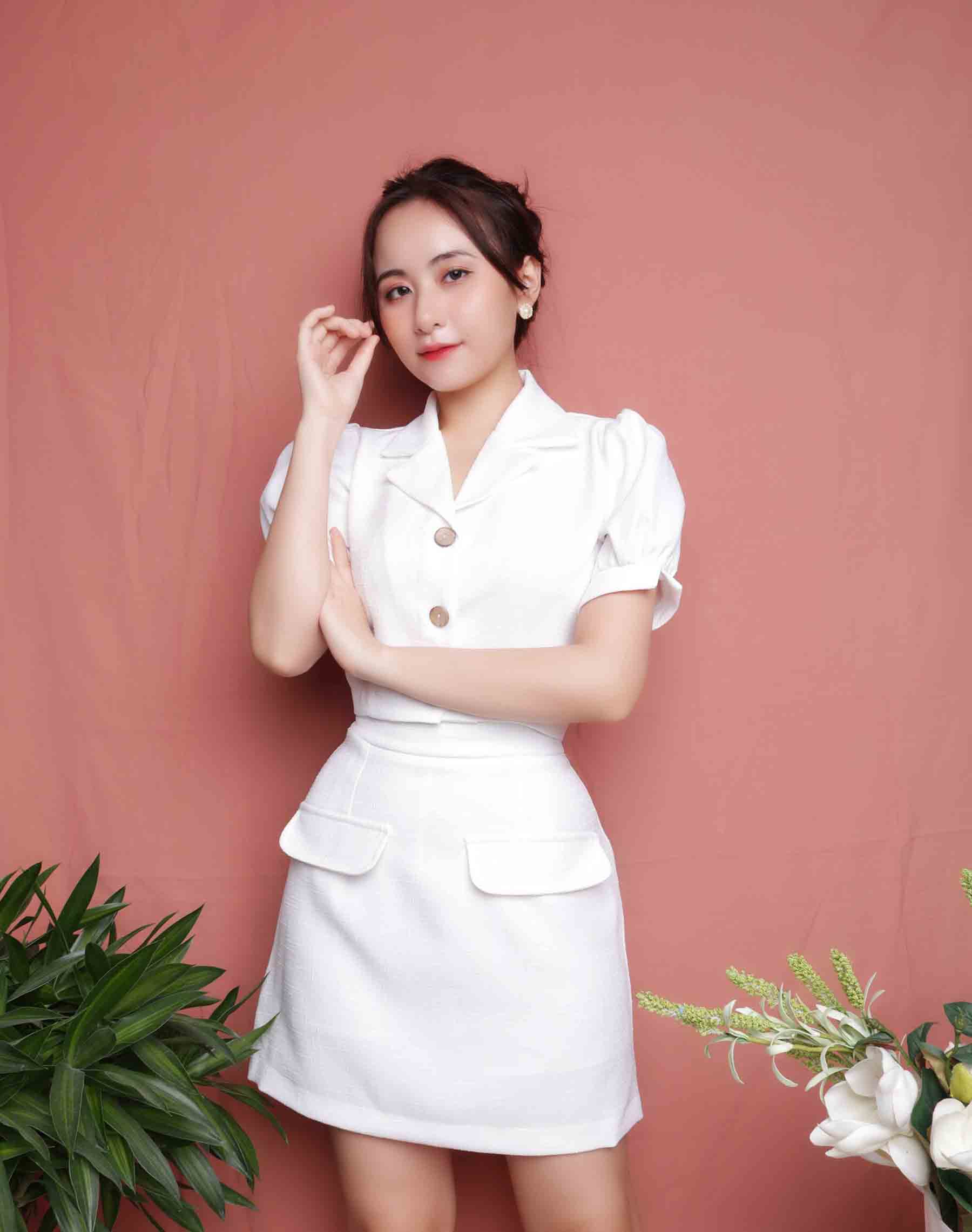 Set chân váy áo croptop trắng xinh thiết kế sang chảnh thời trang trẻ trung hợp đi chơi đi tiệc khoe eo thon - Lux W