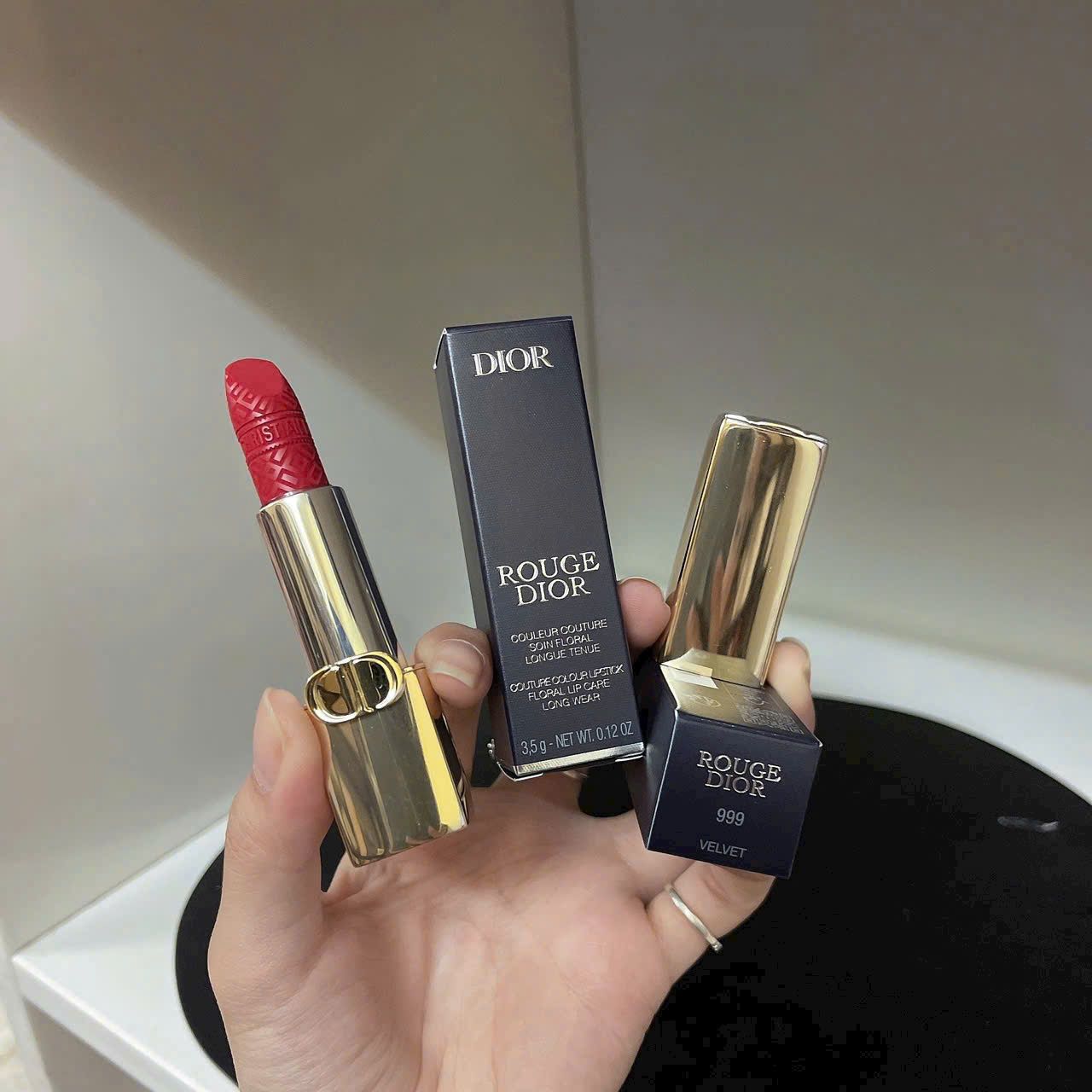 Son thỏi lì Dior Rouge 999 Golden Case Velvet  màu đỏ tươi vô cùng quyến rũSlay.