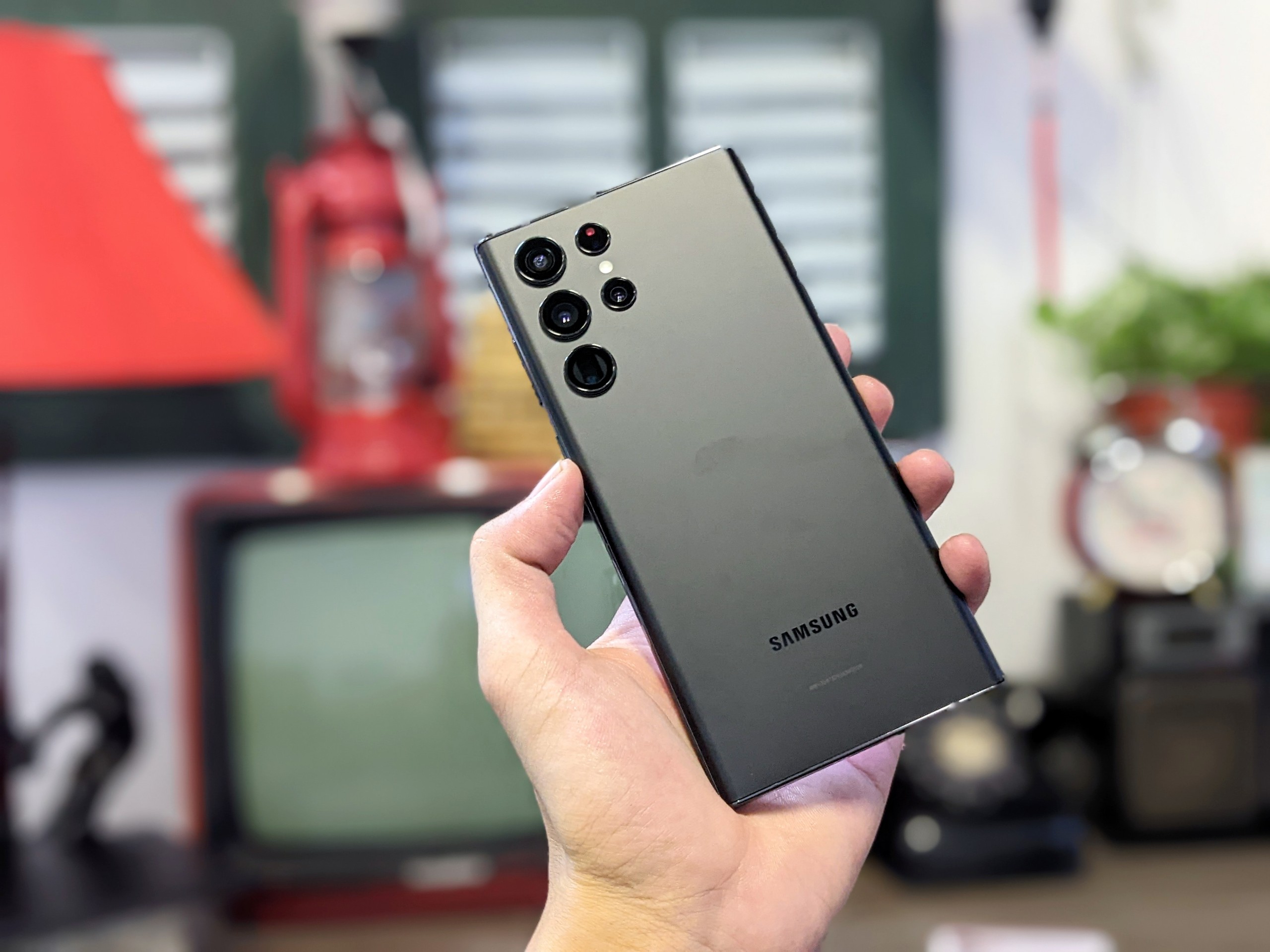 Điện Thoại Samsung Galaxy S22 Ultra 5G Mỹ 2 sim Chính Hãng | Snapdragon 8 Gen 1 Tại Playmobile