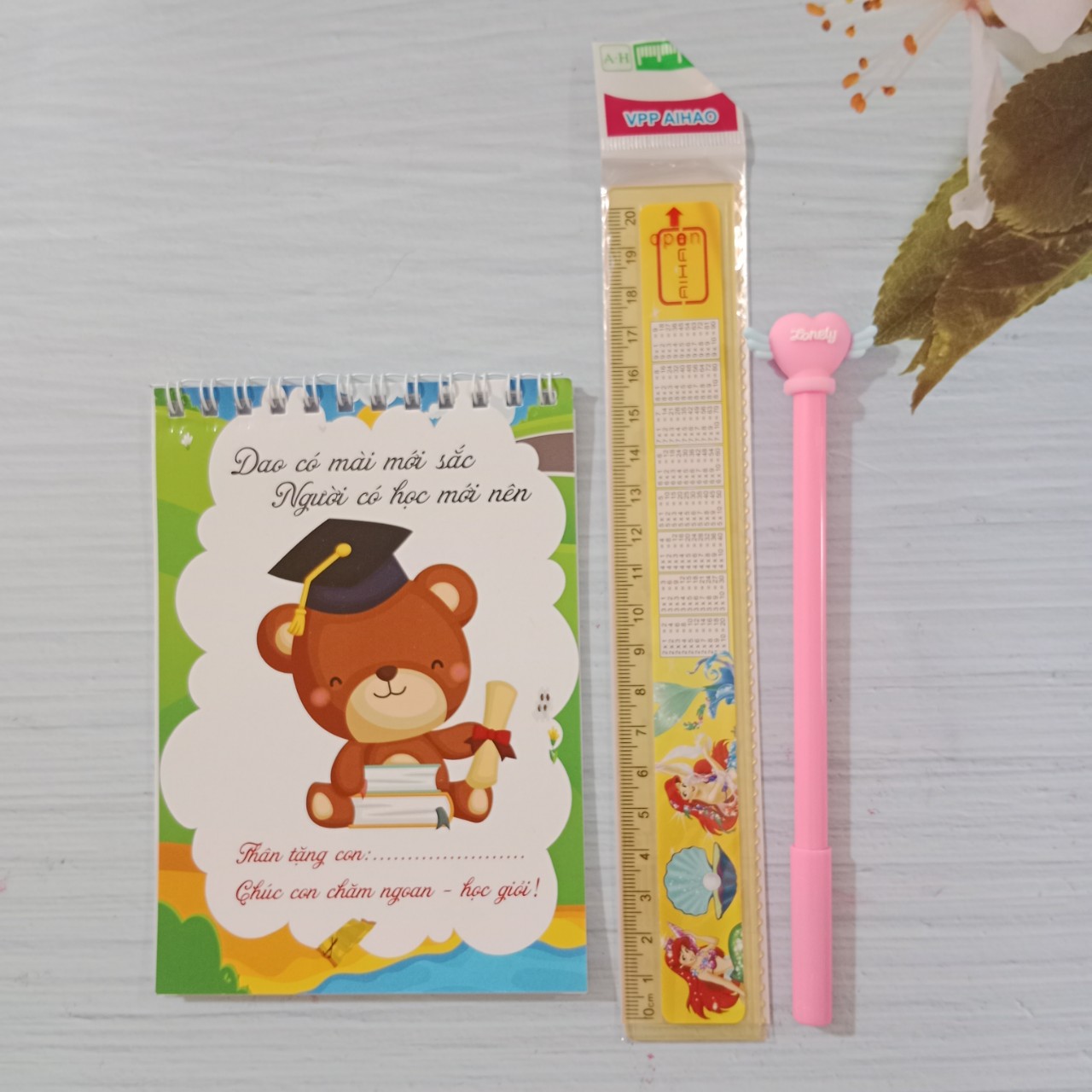 Set quà tặng học sinh quà sinh nhật. Đóng gói sẵn kèm nơ.Chi tiết dưới mô tả.