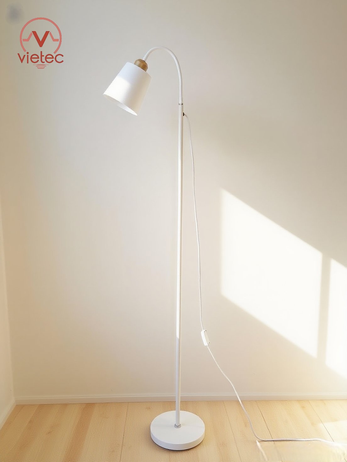 Đèn đứng trang trí – Cổ đèn có thể xoay 360°. Tiện lợi tiết kiệm có thể tự thay bóng đèn (Không kèm bóng đèn)