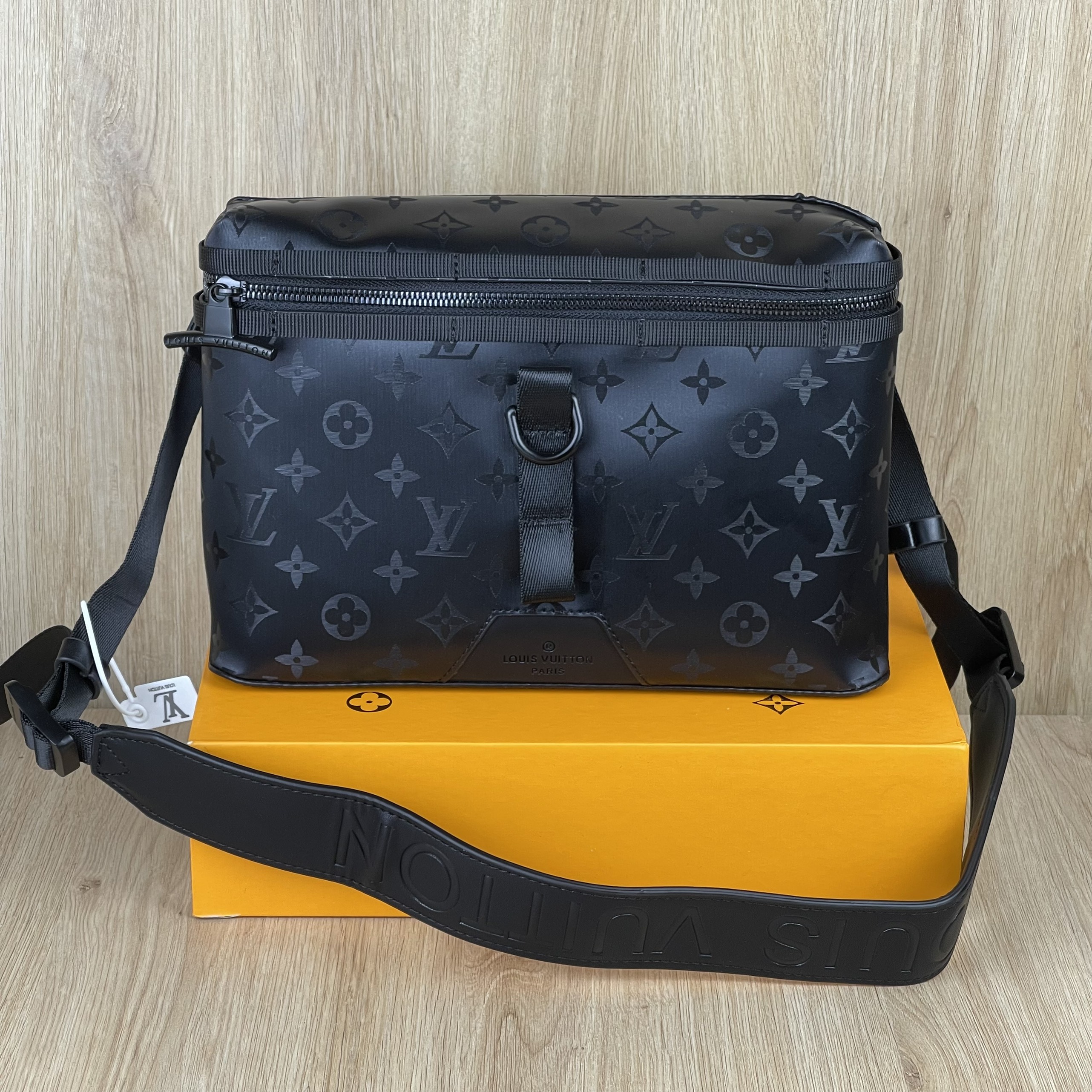 Colar Louis Vuitton Inventeur Tags Masculino Original - VV117