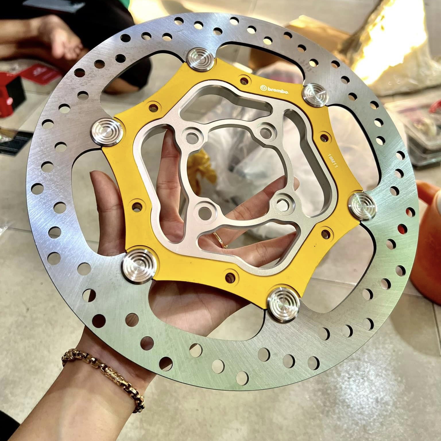 Đĩa thắng Brembo Oversize khoen inox304