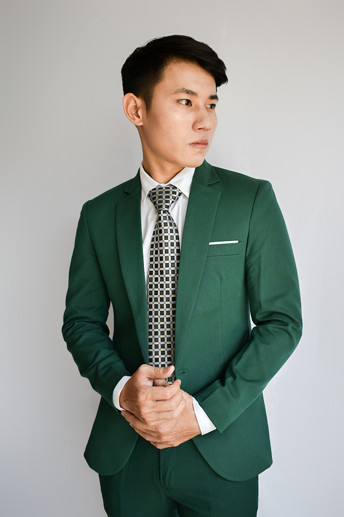 Bộ vest nam màu xanh rêu form ôm body tặng cà vạt nơ đen