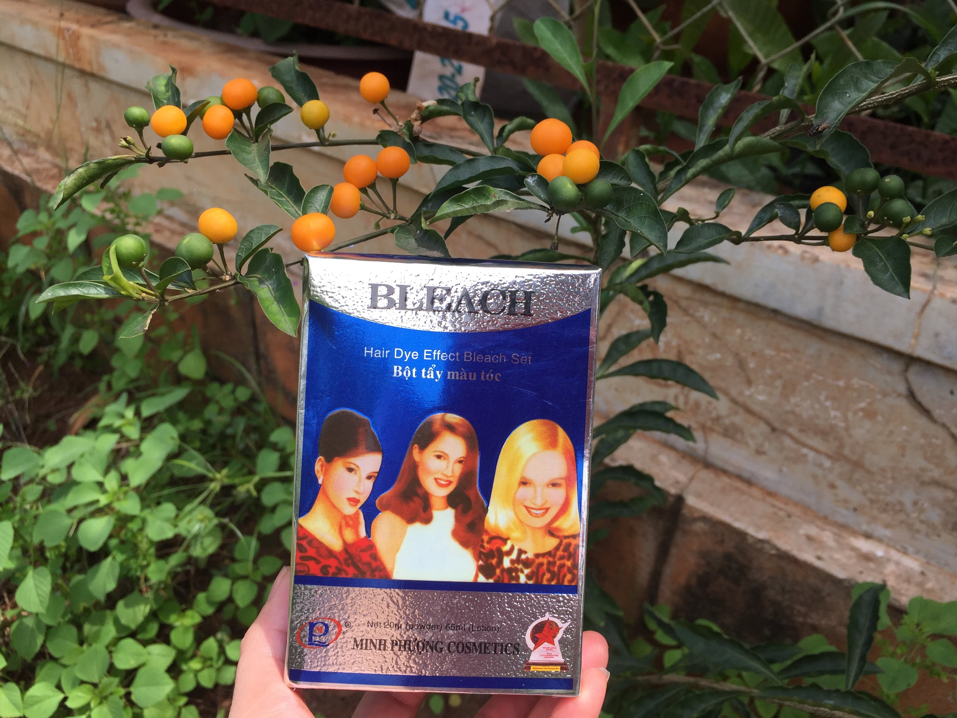 Bột tẩy màu tóc BLEACH có tặng bao tay