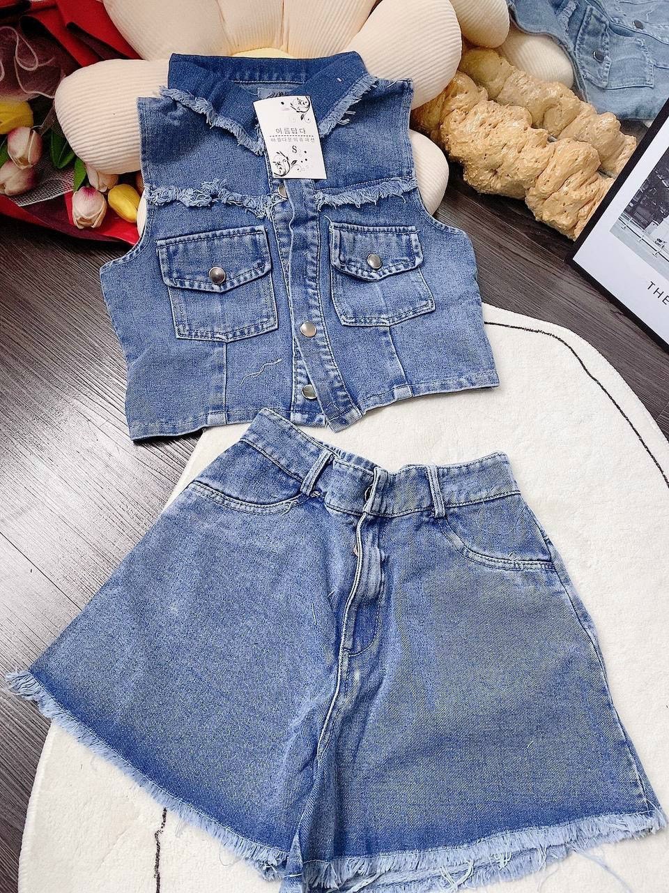 Set bộ jeans nữ áo cổ gập sát nách mix quần đùi  dày đẹp Set nữ chất jeans dày dặn áo cổ sơ mi sát n