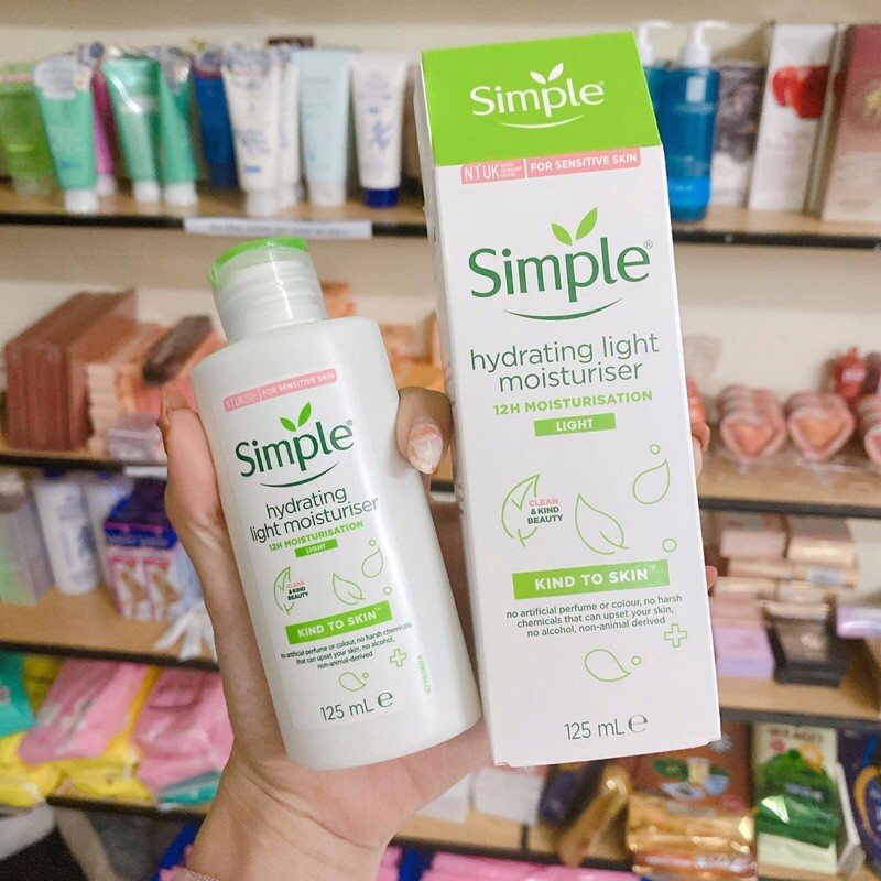 Sữa Dưỡng Simple Lind To Skin Hydrating Light Moisturiser