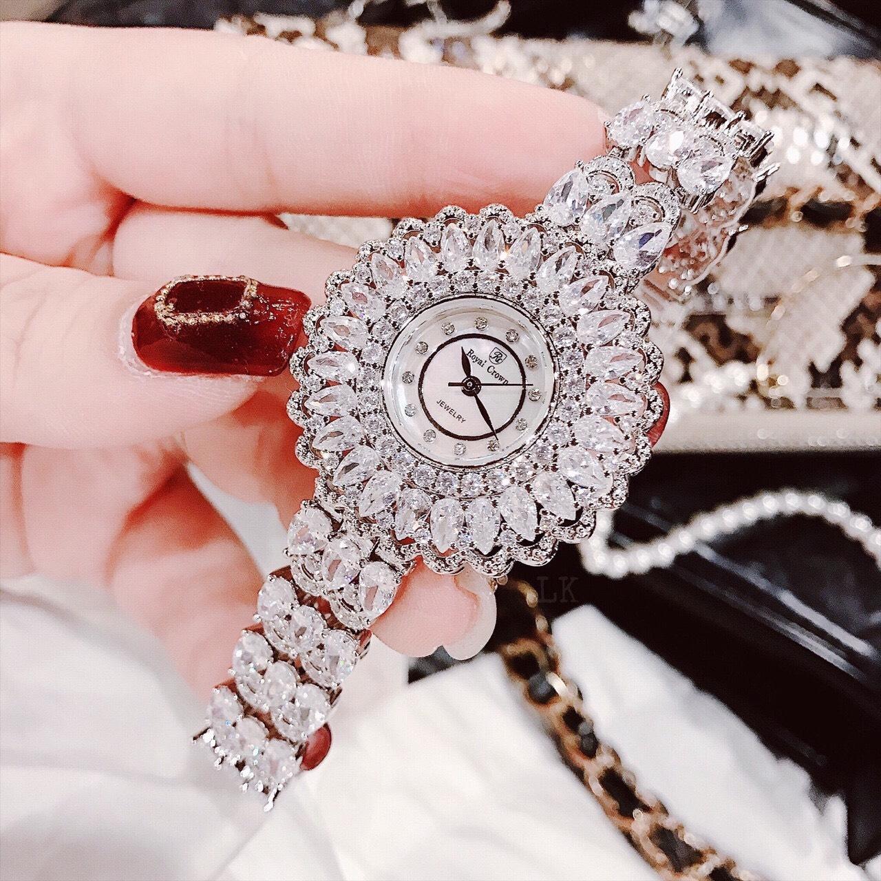 [HCM]Đồng hồ nữ dây kim loại RoyaI Crown mặt đính đá - Vỏ Trắng (Silver) dây đính đá  size 36mm Đồng hồ nữ cao cấp chống nước