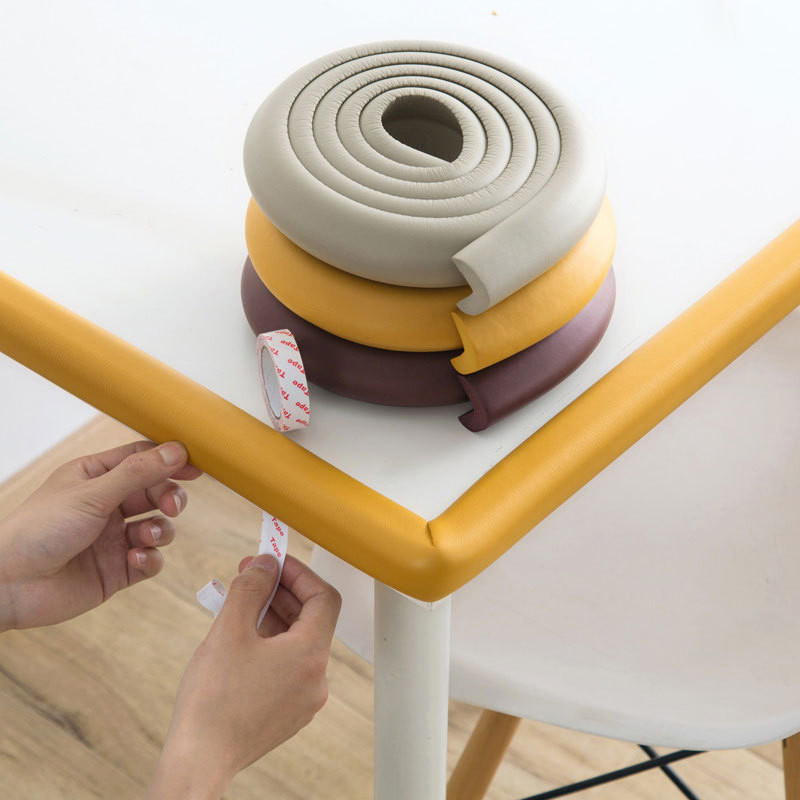 Cuộn xốp bọc cạnh bàn MÀU XÁM 2M bảo vệ an toàn cho bé kèm keo dán