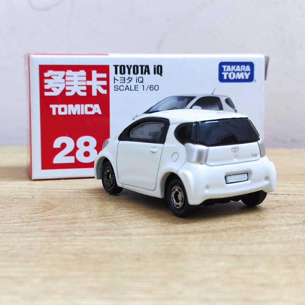 Đồ chơi mô hình Xe ô tô  Tomica Toyota IQ trắng No.28 (Full hộp)