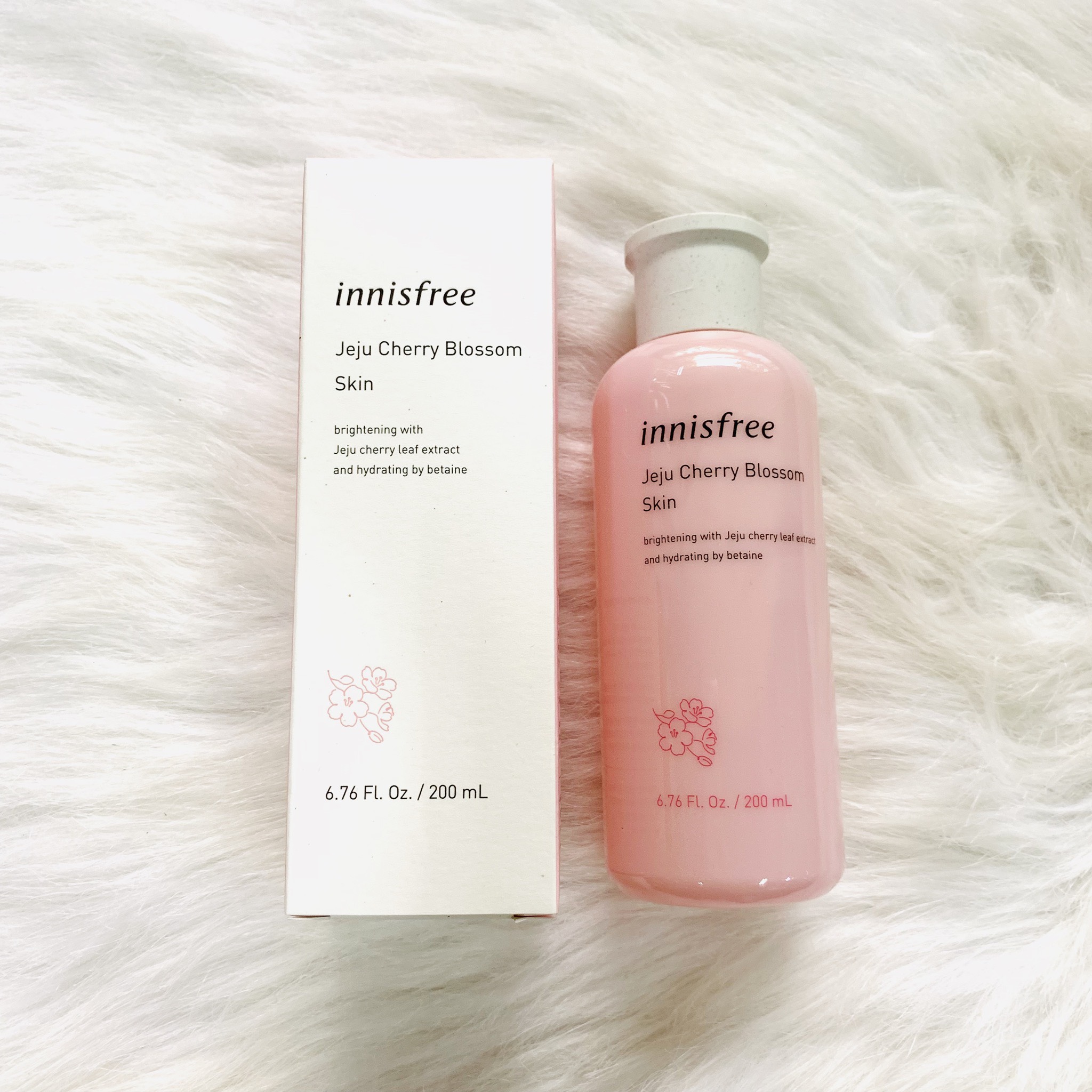 Nước Hoa Hồng Innisfree Jeju Cherry Blossom Skin 200Ml.