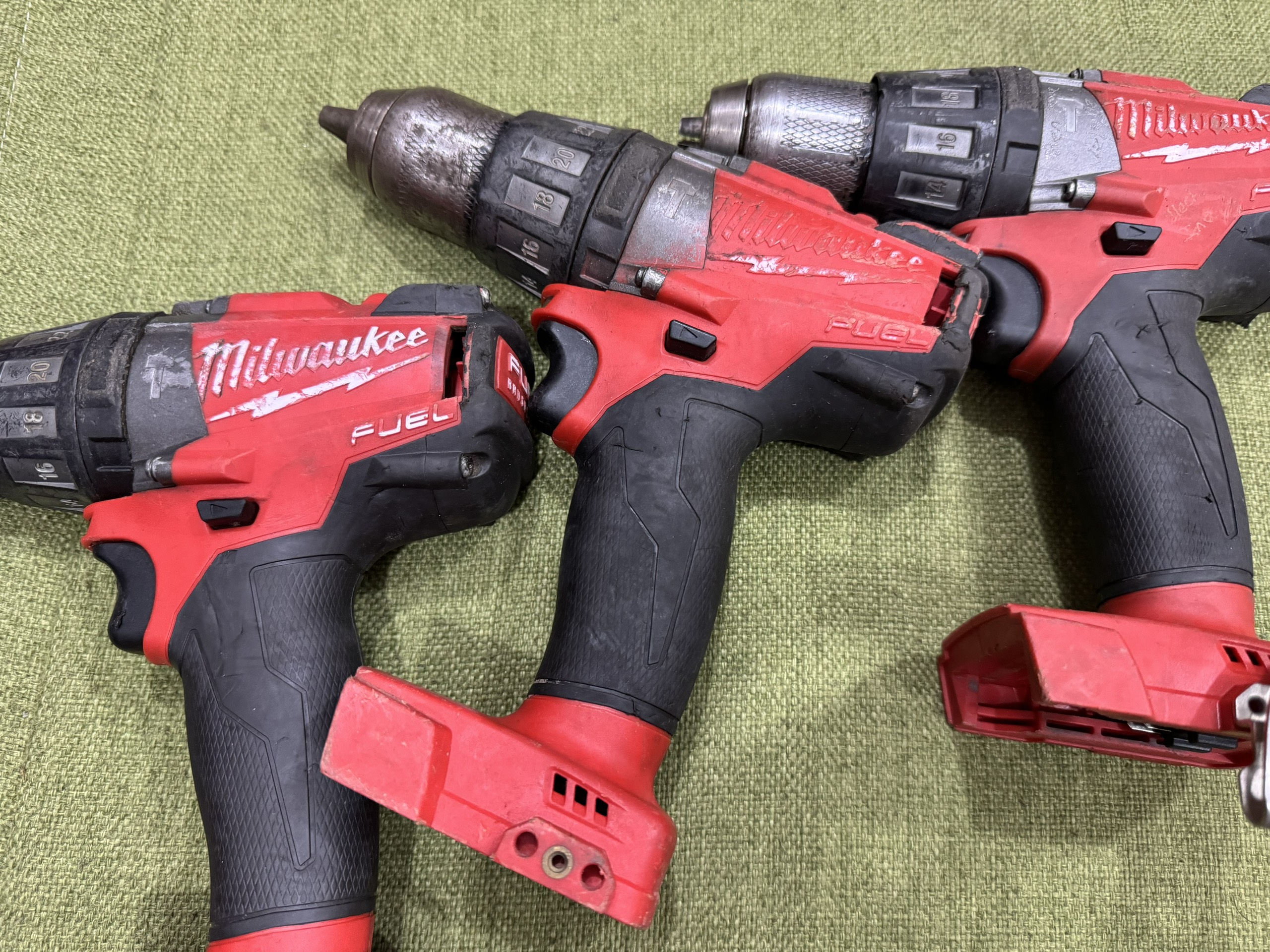 Máy Khoan Milwaukee 2704-20 Máy bãi Nhập Mỹ Không chổi than