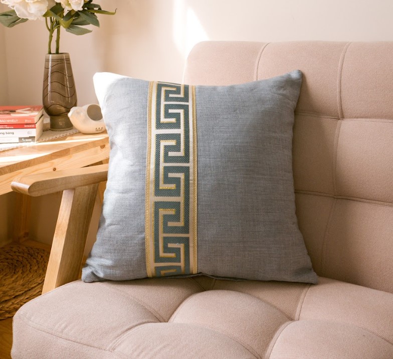 Vỏ Gối Vuông Trang Trí Sofa Họa Tiết Hoa Văn Truyền Thống Sang Trọng Passion