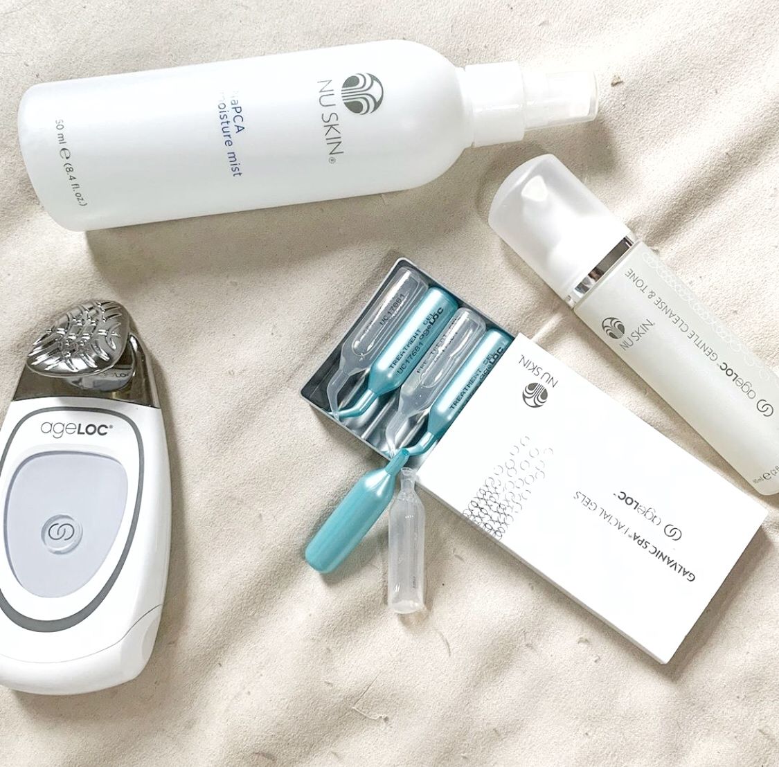 [Hcm]Ageloc Galvanic Face Spa Pack (1 Face Spa 2 Facial Gels 1 Moisture Mist)