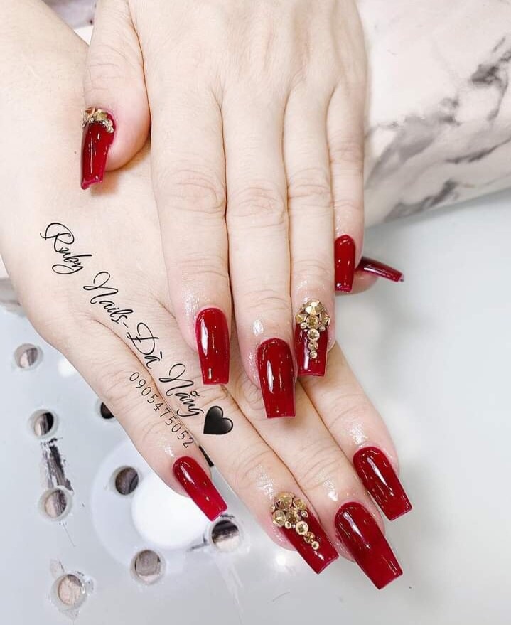 Móng giả cao cấp màu đỏ