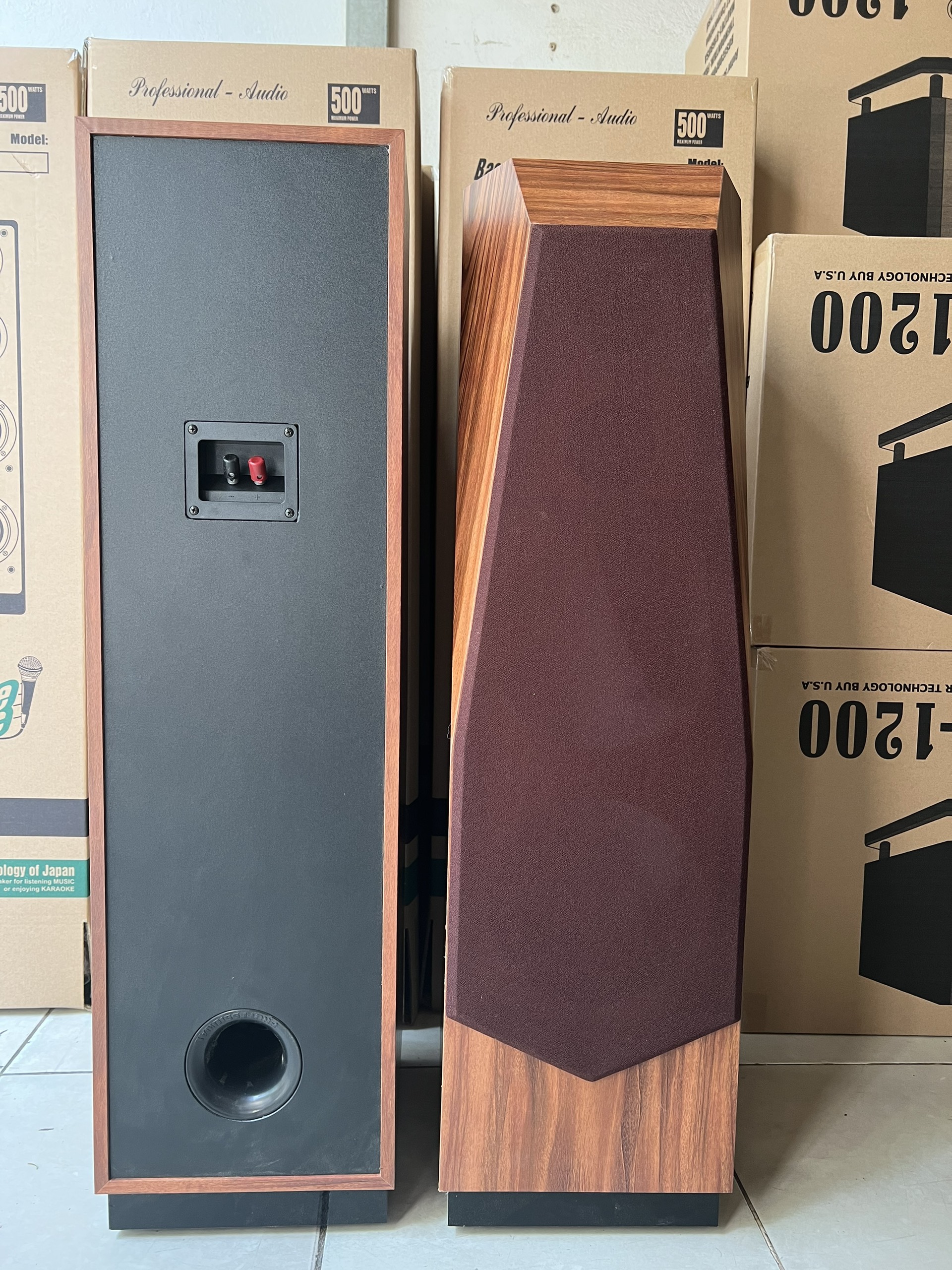 Vỏ thùng loa đứng 2 tấc 2 bass 20 và 2 chép giấy 10cm Hải Triều