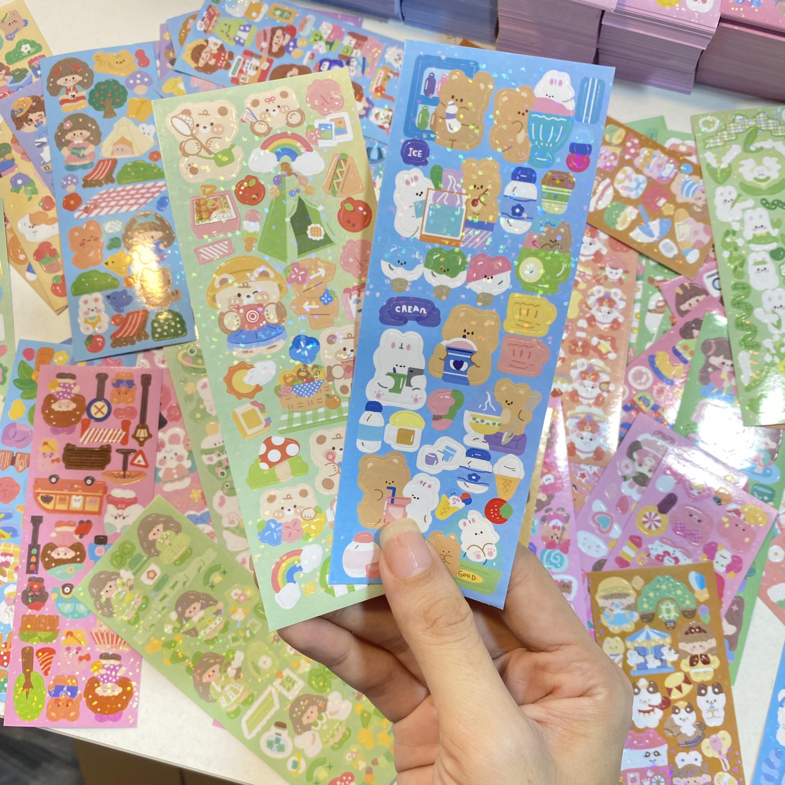 Set 100 tấm sticker lấp lánh dễ thương trang trí toploader khung ảnh idol siêu rẻ