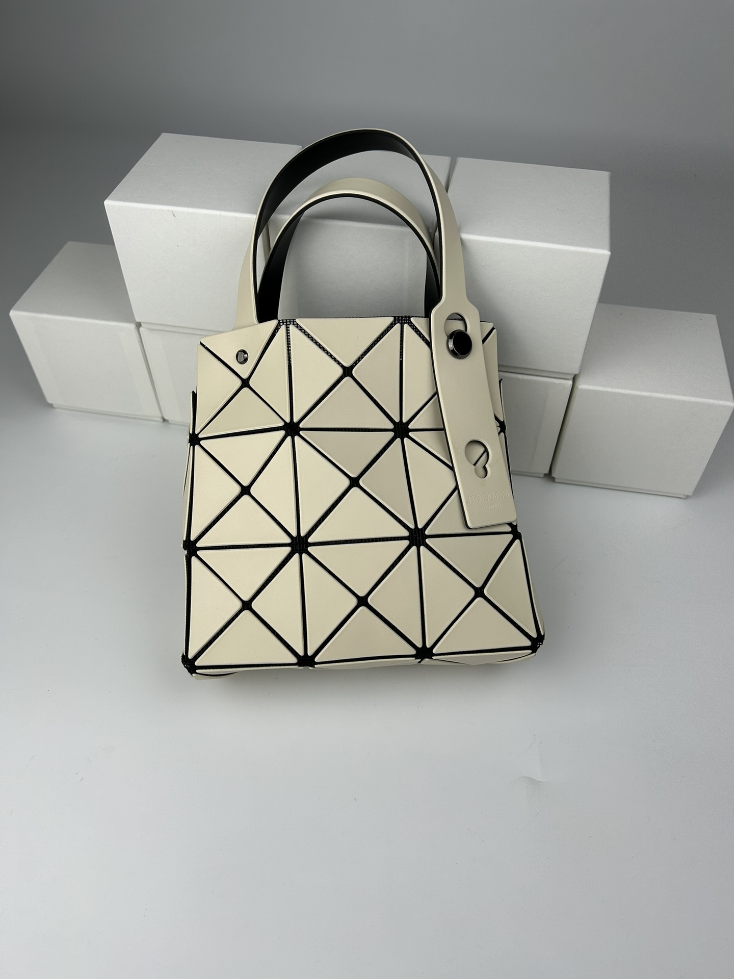 Issey Miyake /BAOBAO 100% chính hãng CAR series diamond box bag ladies tote bag small and square bag