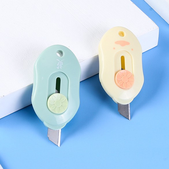 Dao cắt mini dao rọc giấy màu Pastel Tuệ Minh thuận tiện làm móc khóa