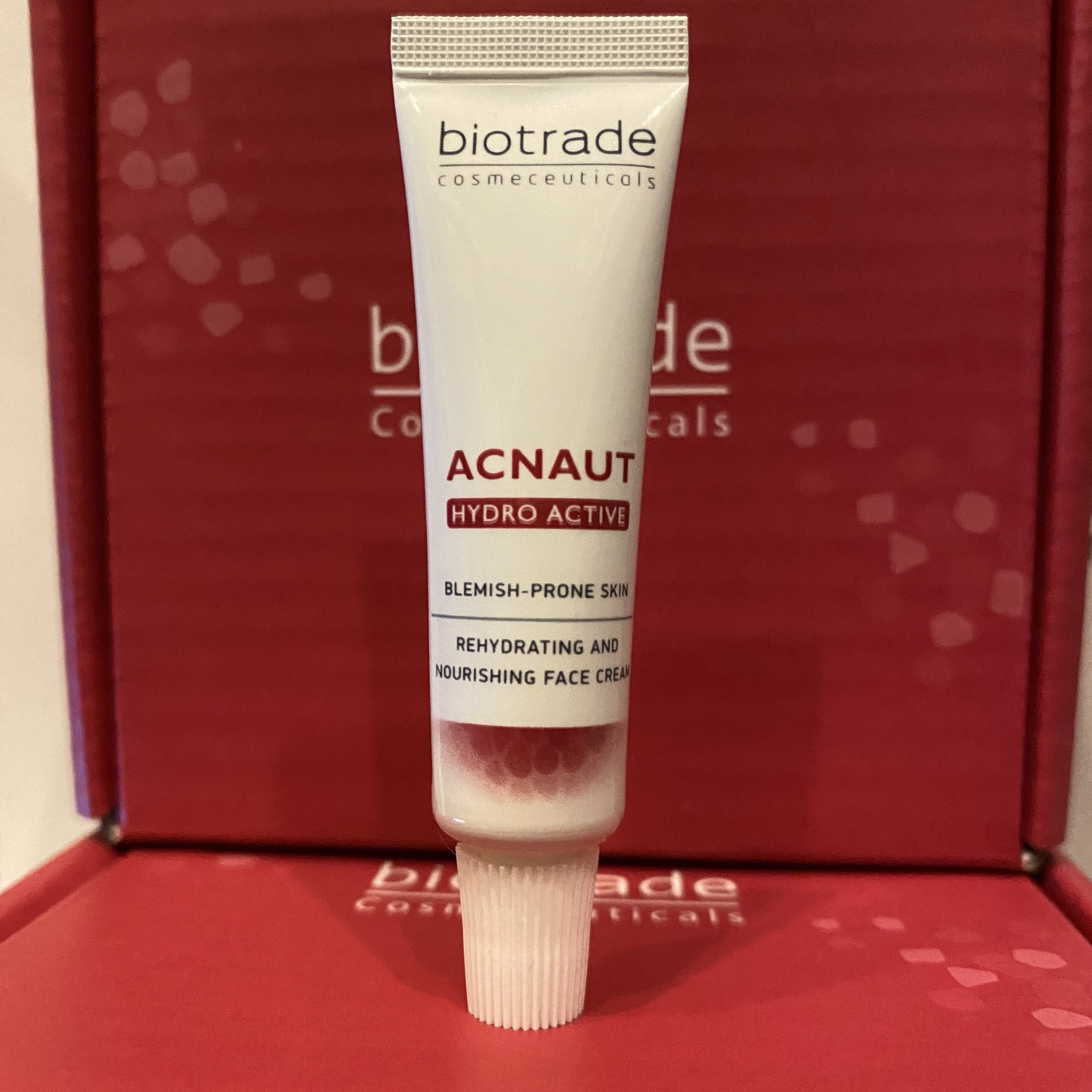 [MINI SIZE]Kem dưỡng ẩm BIOTRADE Acnaut Hydro Active Cream cho da hỗn hợp da dầu mụn da sau các treatment gây khô da 5ml
