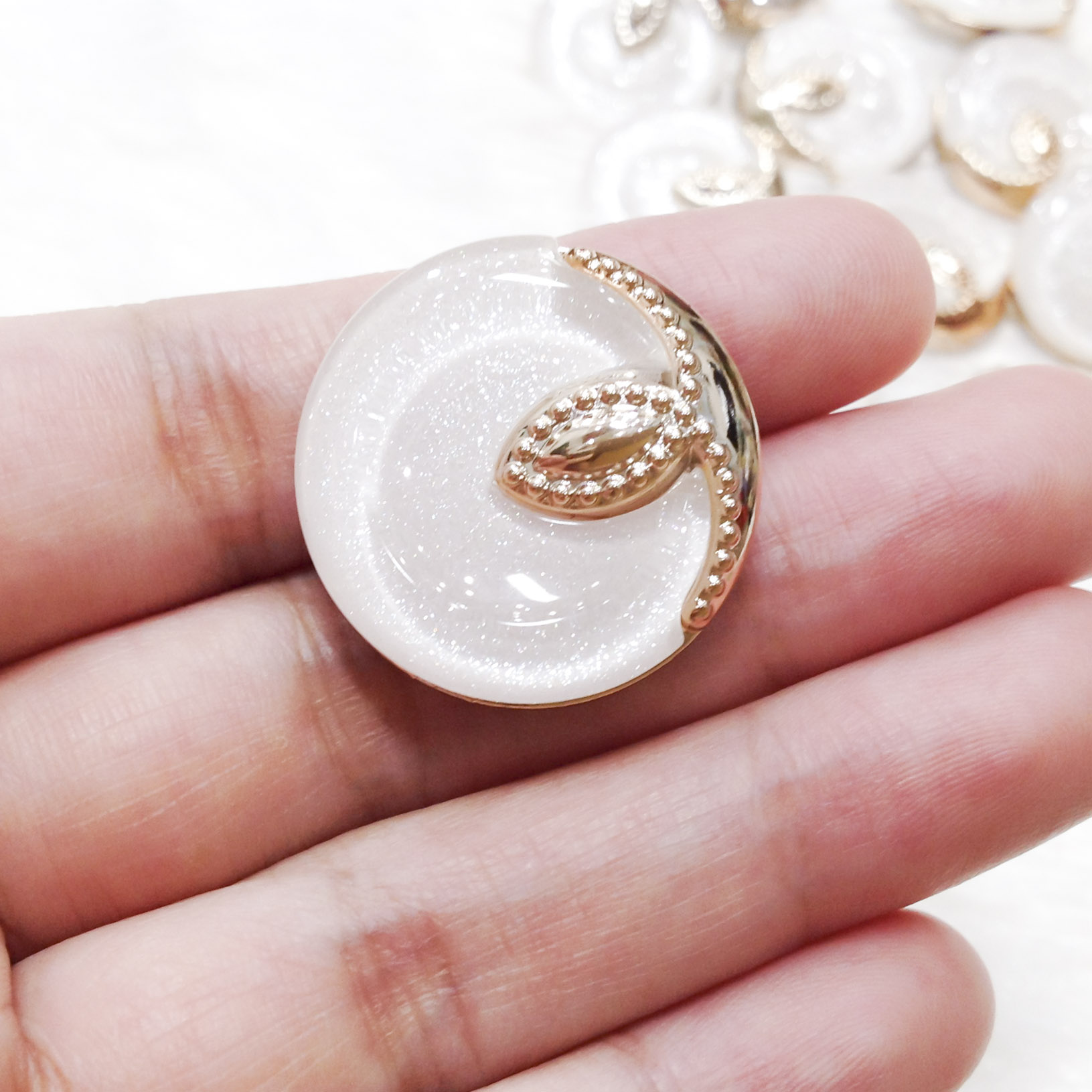 Nút áo dạ kim tuyến xà cừ viền vàng sáng bóng siêu đẹp Cúc khuy áo khoác veston măng tô mắt mèo lấp lánh