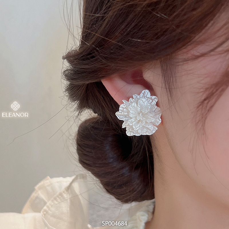 Bông tai nữ nụ chuôi bạc 925 Eleanor Accessories khuyên tai hình bông hoa trắng phụ kiện trang sức 4