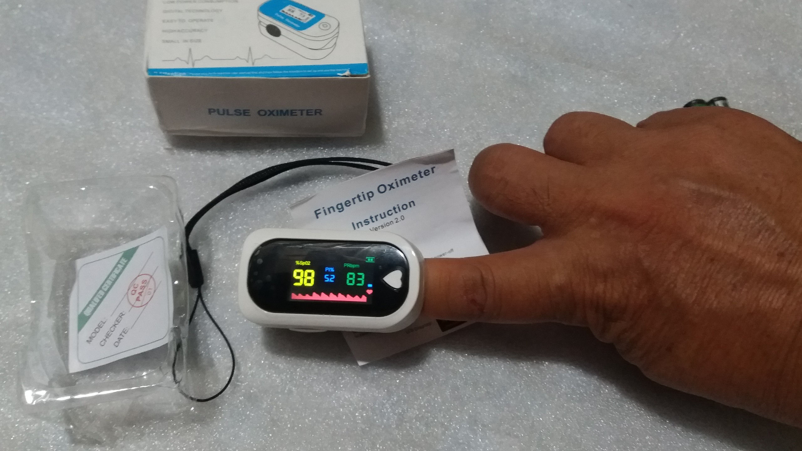 Máy Đo Nồng Độ Oxy Và Nhịp Tim Để Chăm Sóc Sức Khỏe và Hỗ Trợ Bệnh Nhân Viêm Phổi Tại Nhà ( Tặng 02 Pin TOSHIBA 15V )