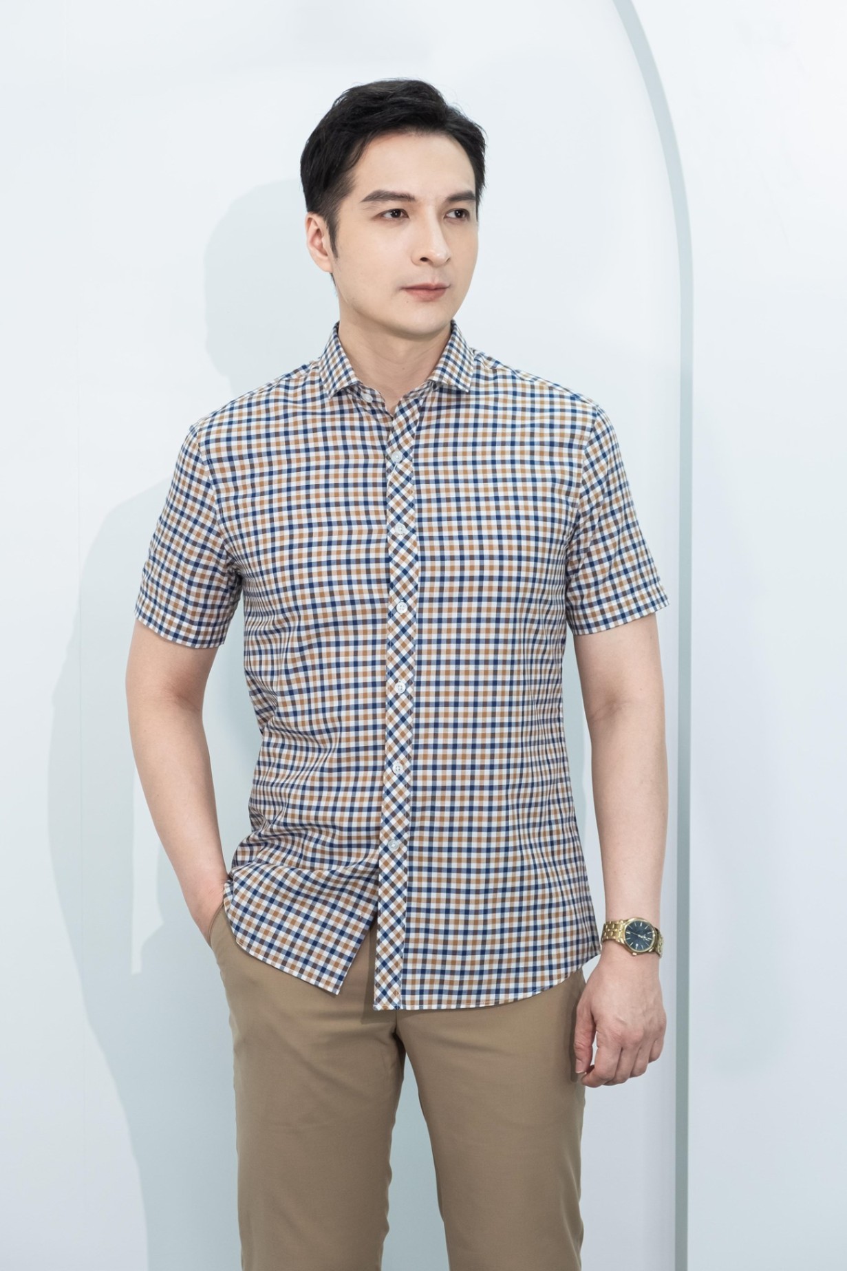 Áo sơ mi nam Dugarco tay ngắn công sở cotton họa tiết kẻ caro 238SMS21105