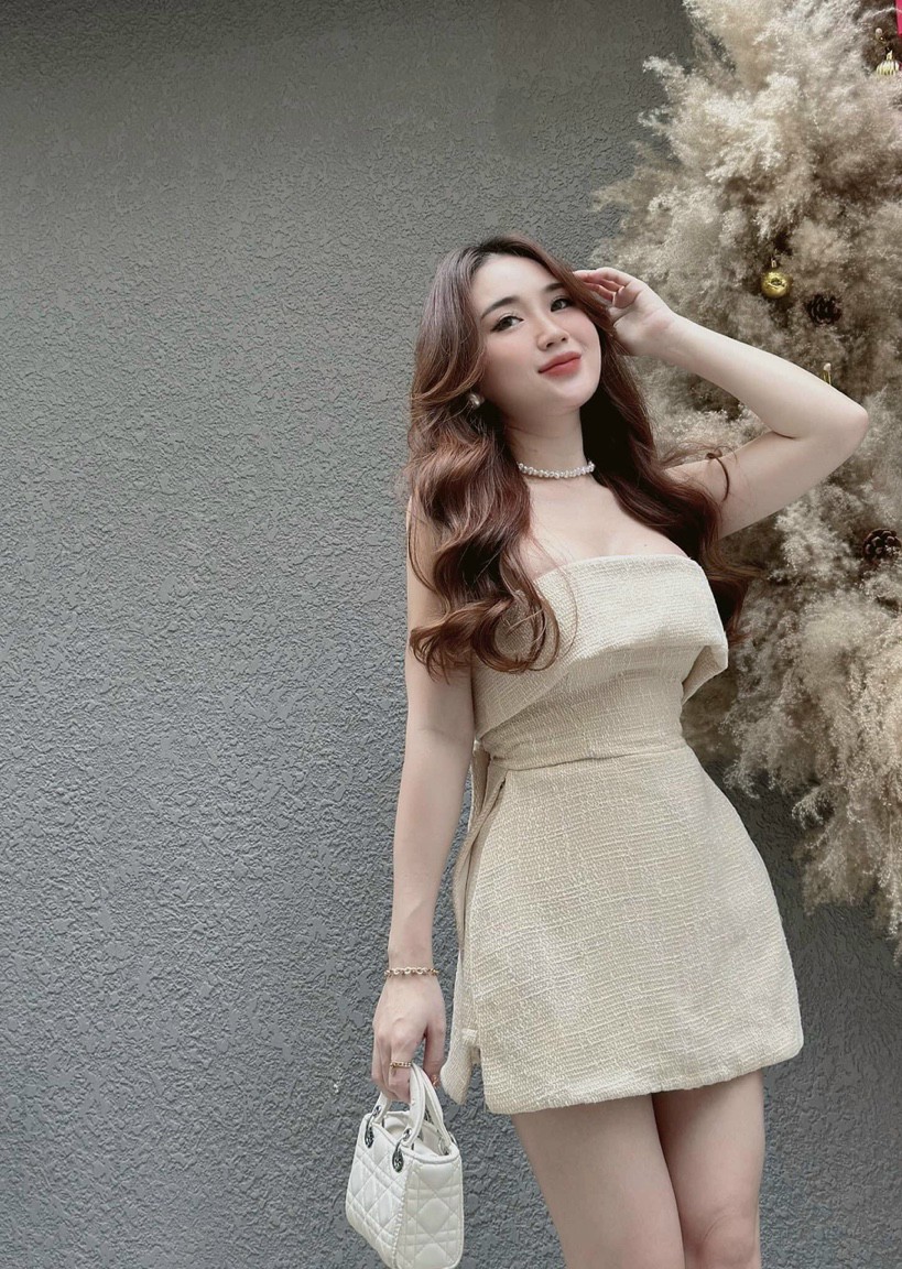 Top 50+ mẫu váy hở lưng đẹp, sexy và quyến rũ cho nàng diện hè 2024 –  Cardina