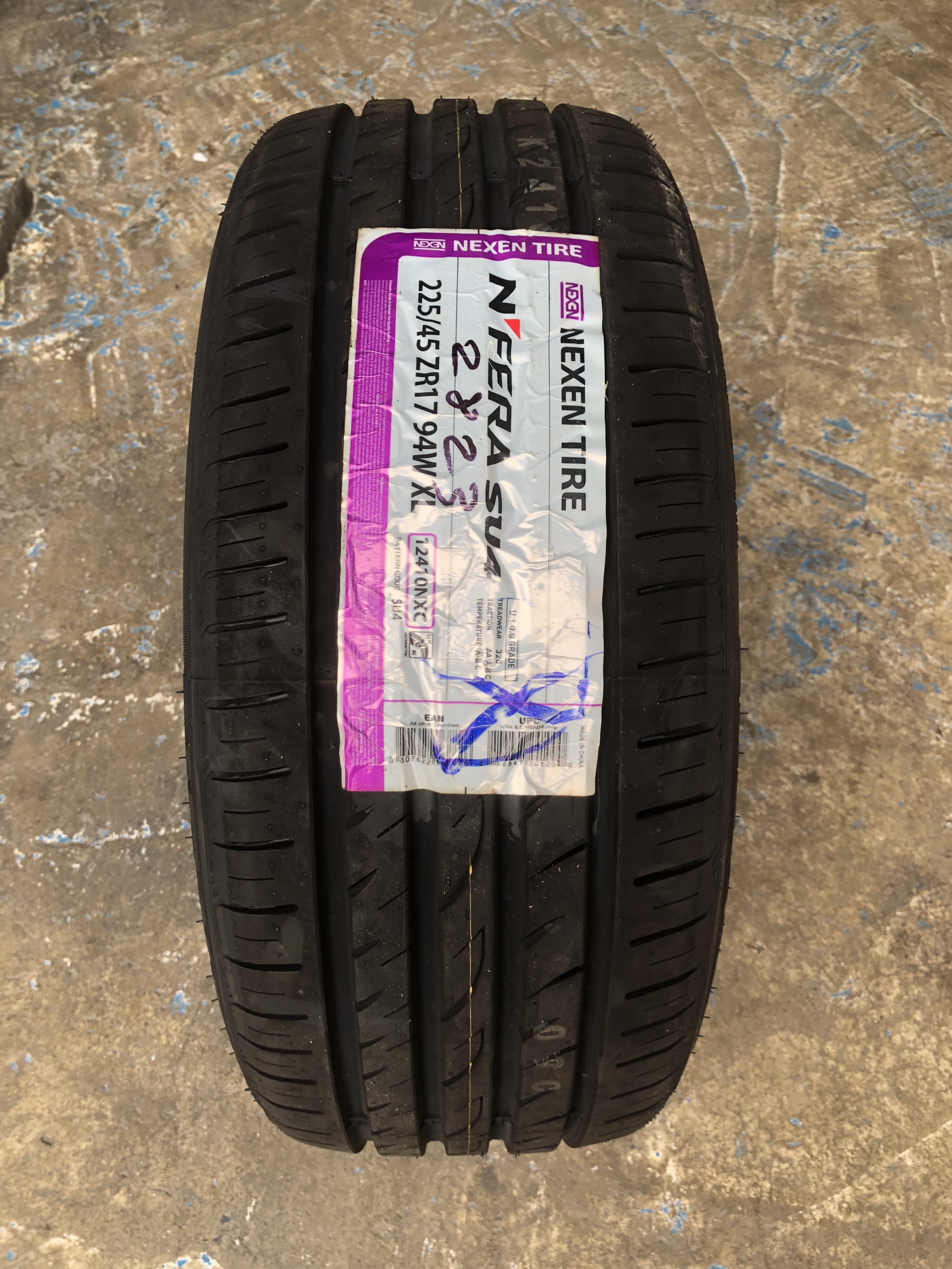 Lốp Nexen 225/45R17 SU4