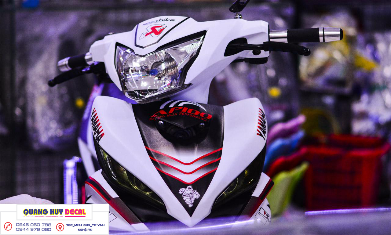 Tem trùm exciter 135 trắng đen Rembo Apido - Độ dán team trùm decal xe máy ex 135 trắng đen Rembo Ap